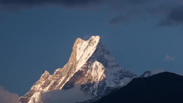 Fishtail mountain clouds - timelapse