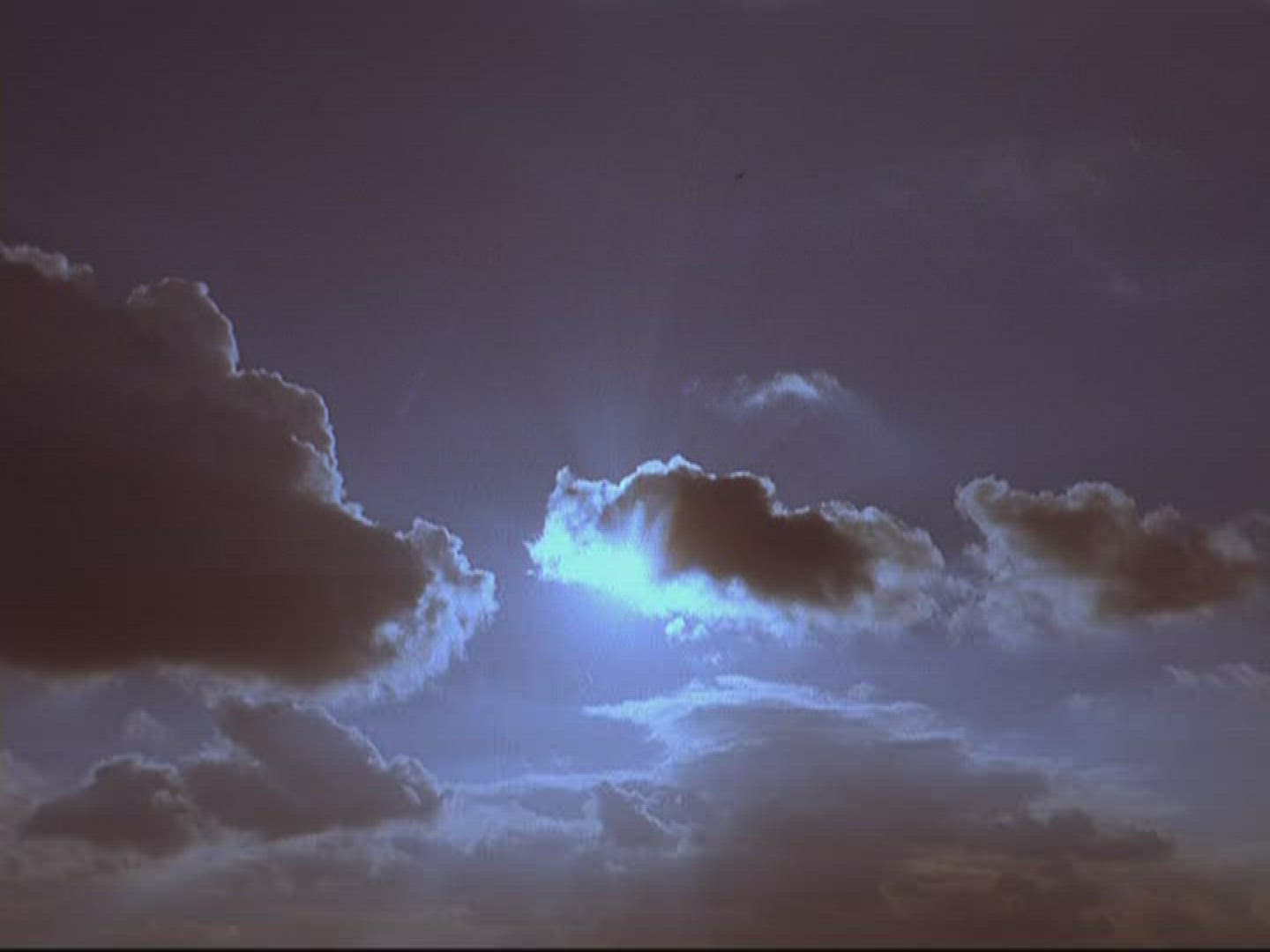 961037517 / Cloud / Sun / Europe