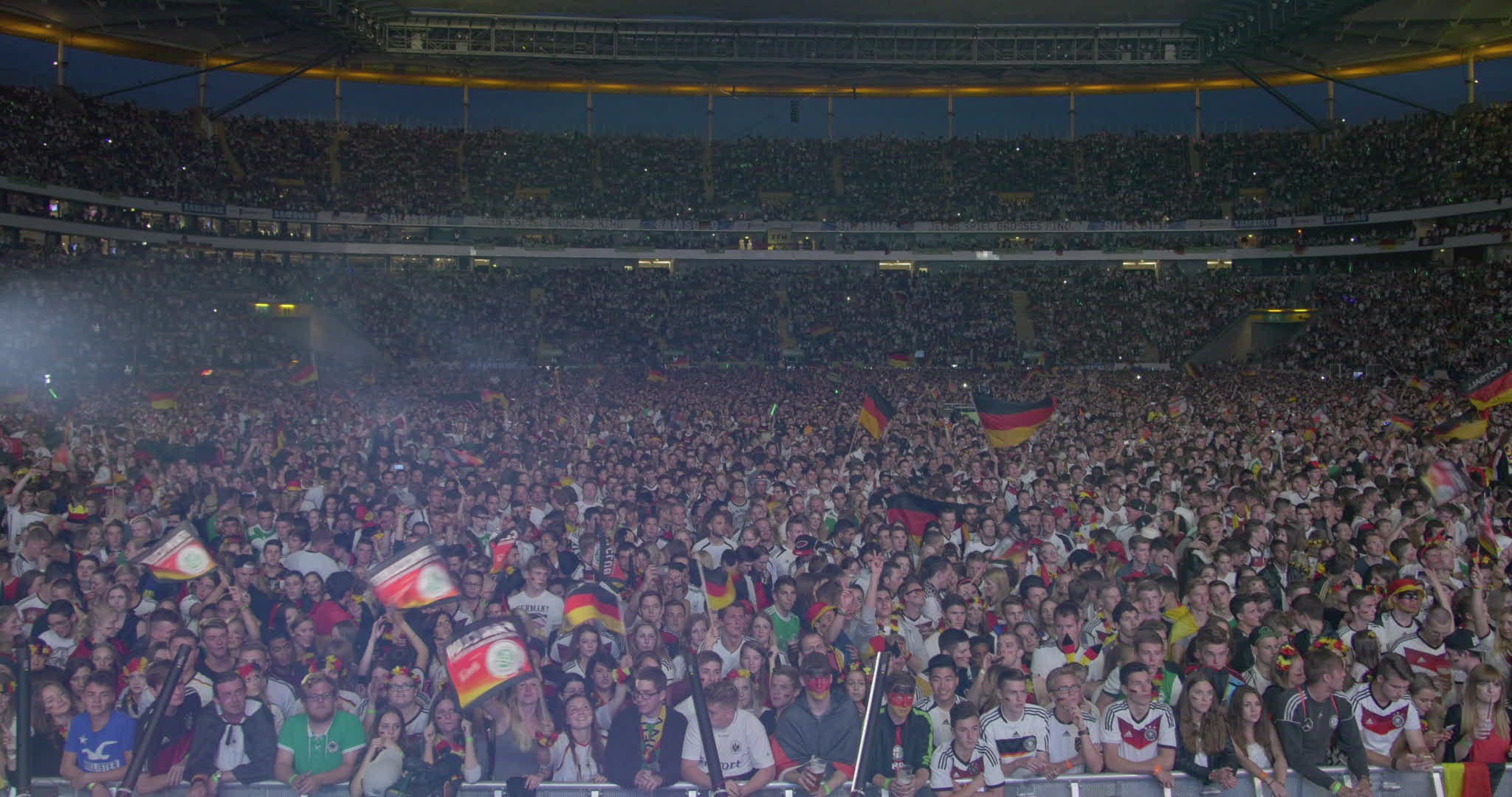 391374404 / German Fan / Public Viewing