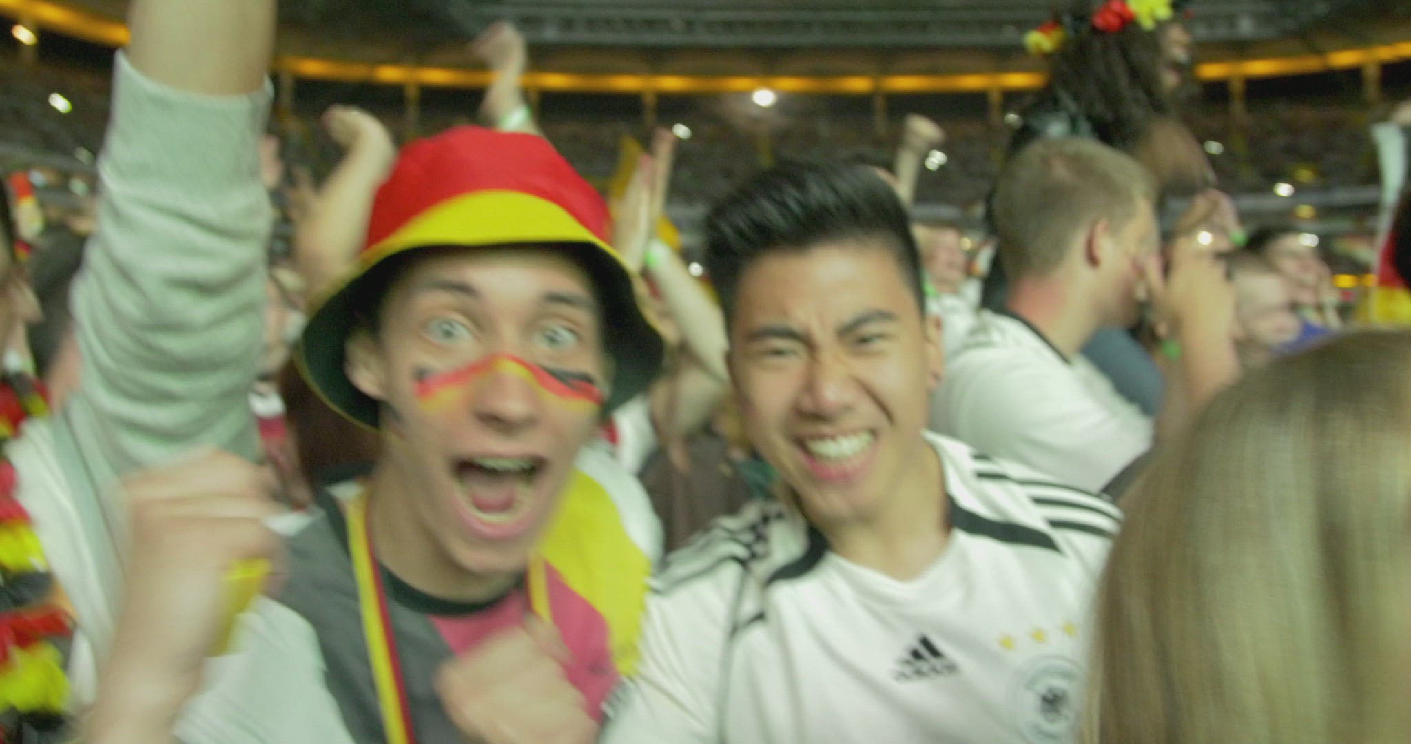 606614222 / German Fan / Public Viewing