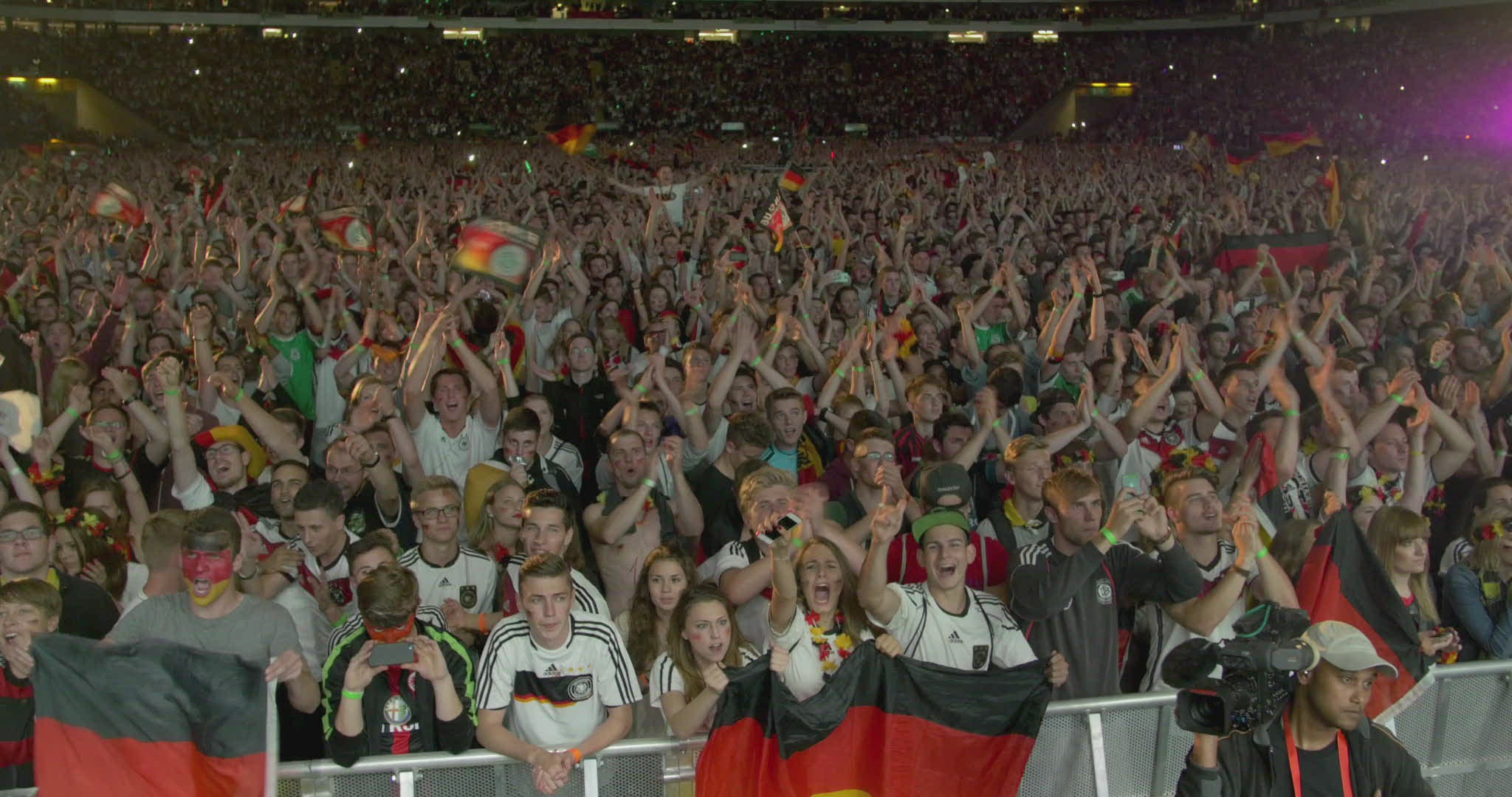 613678829 / German Fan / Public Viewing / Final
