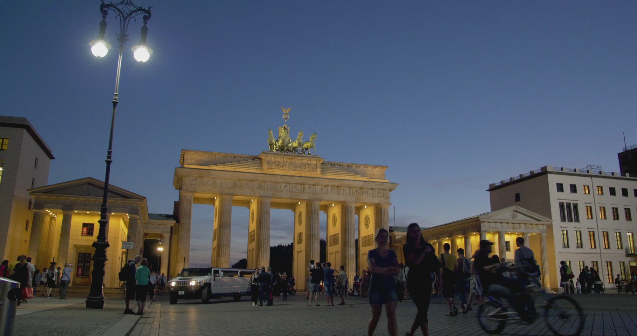 183930343 / Brandenburg Gate / Berlin / Germany