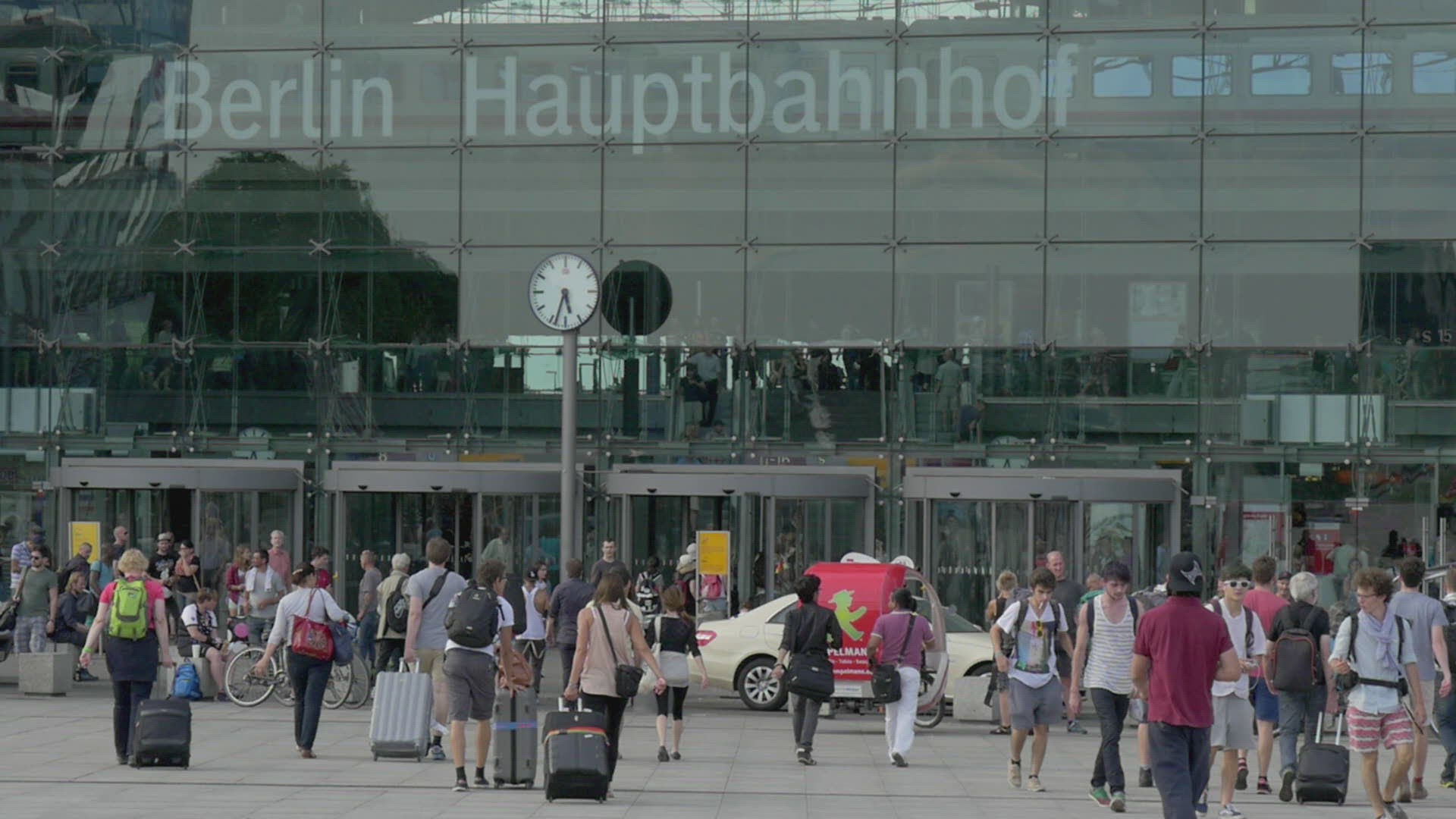 423180641 / Berlin Hauptbahnhof / Germany