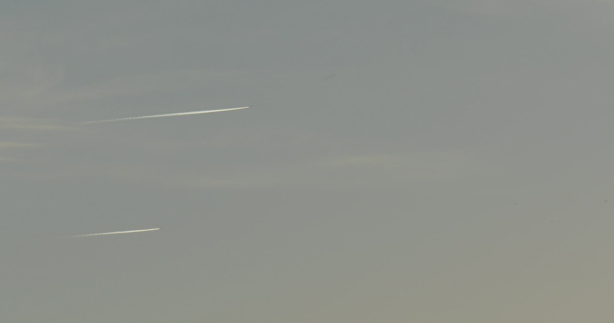 484322863 / Aeroplane / Condensation Trail / Sky