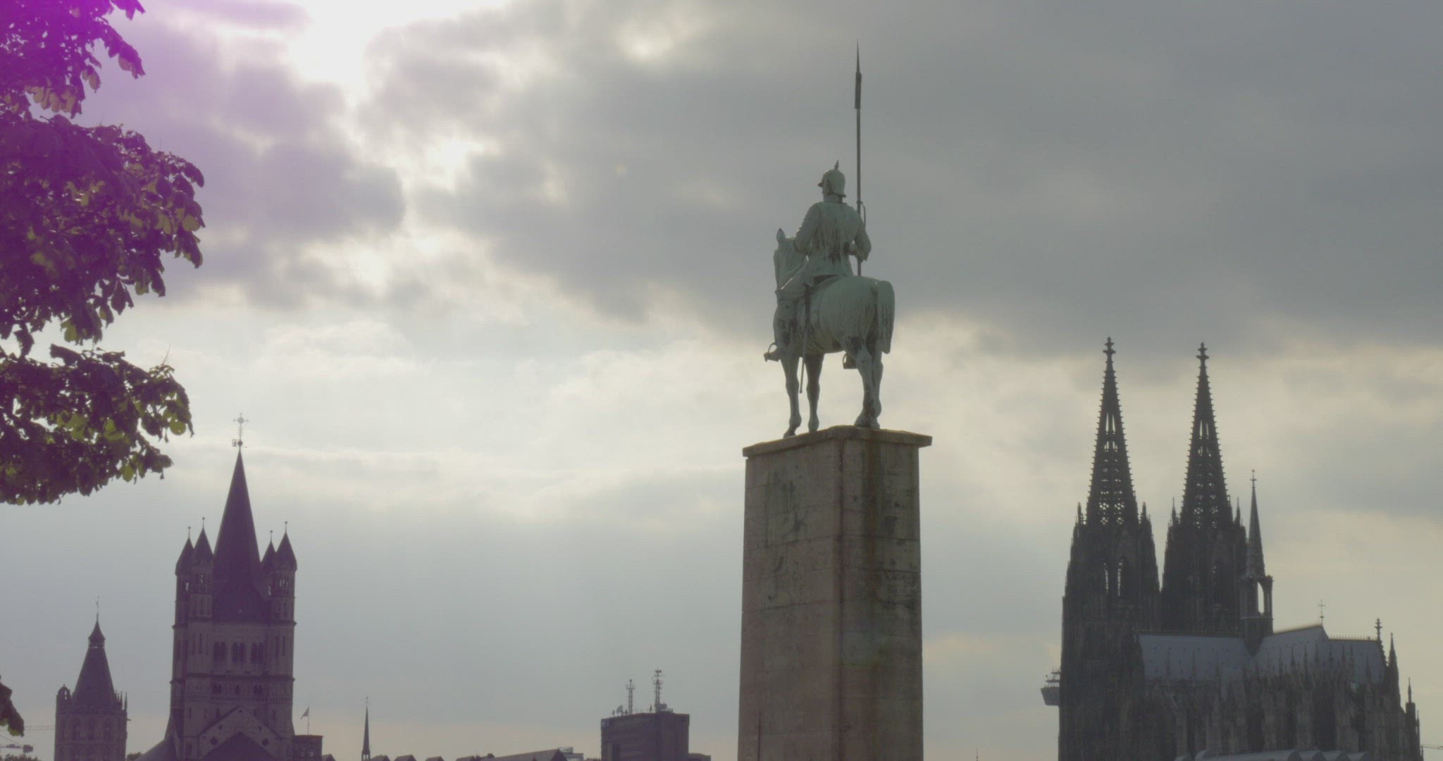 975638780 / Equestrian Statue / Cologne Cathedral / Germany