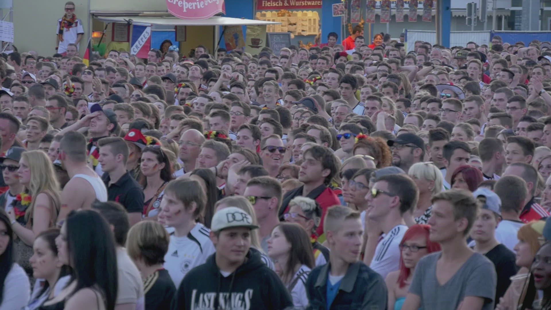 199170089 / German Fan / Public Viewing