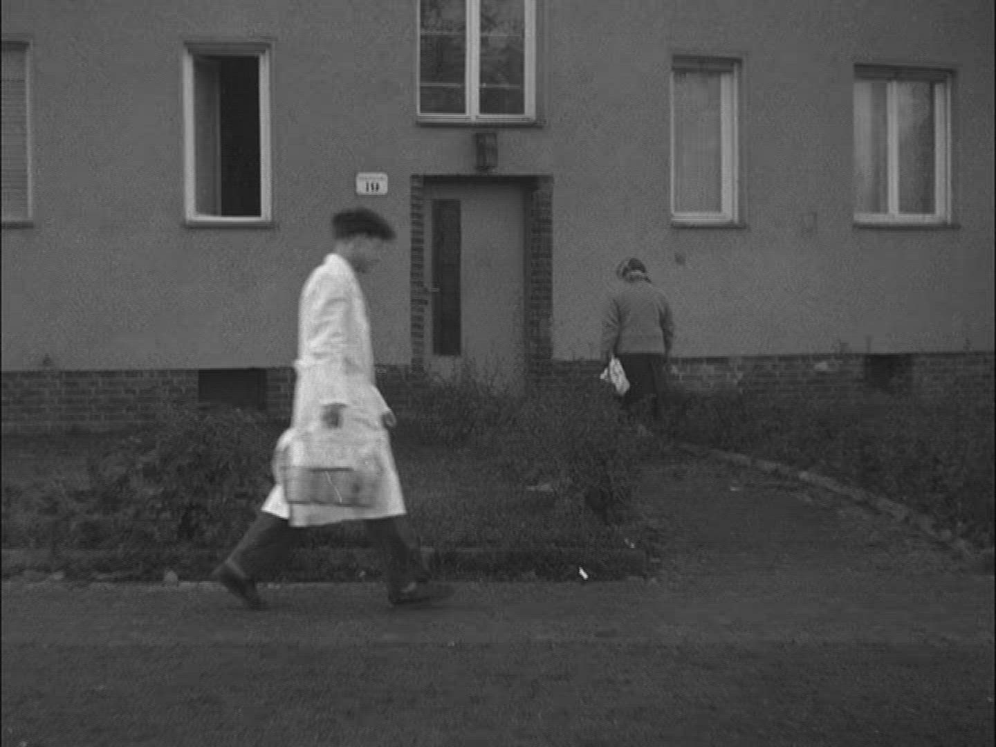 823797810 / Ein Hund müsste man sein / Clip / 1953