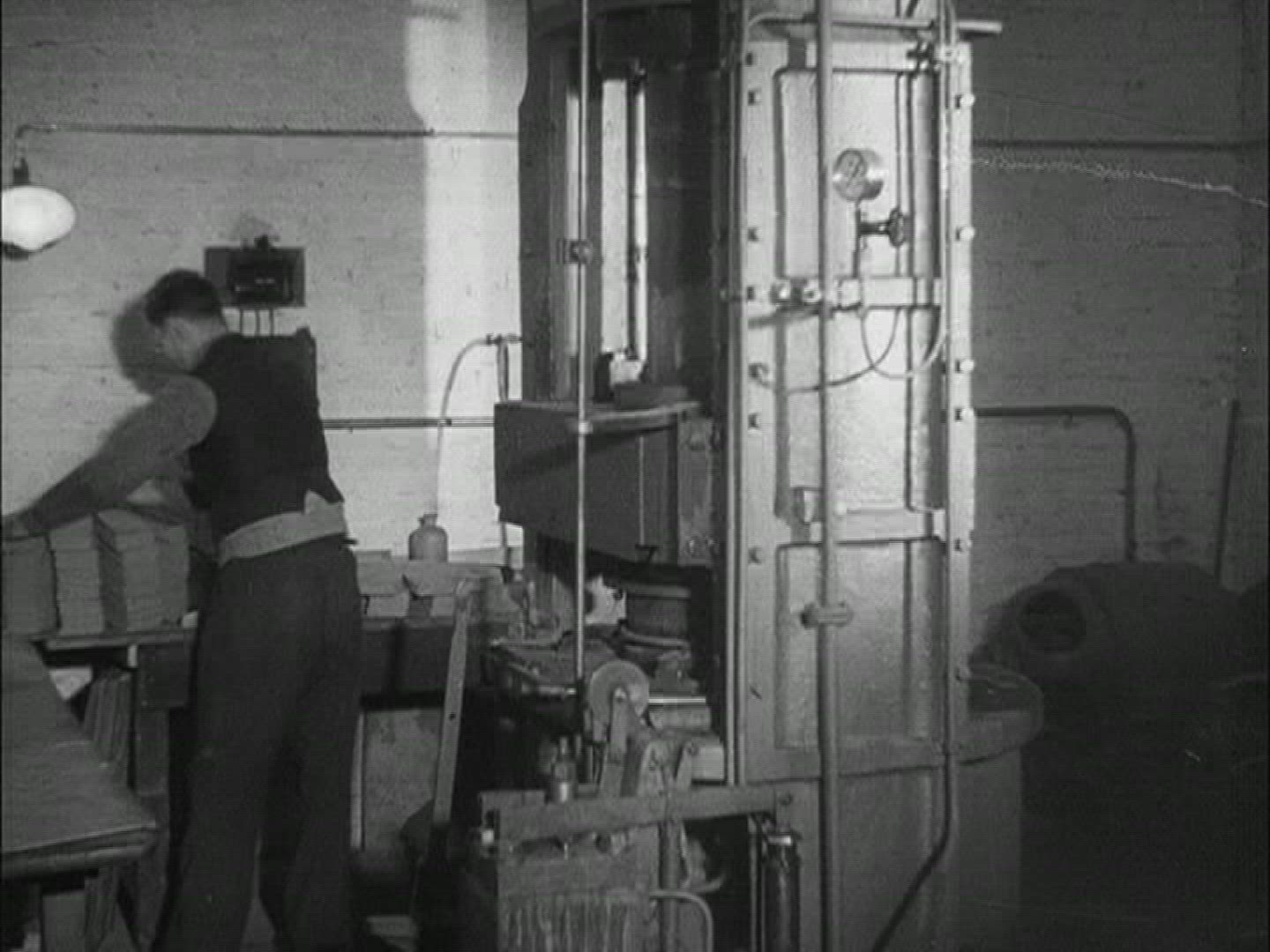 443595371 / Manufacturing / Globe / 1930-1939