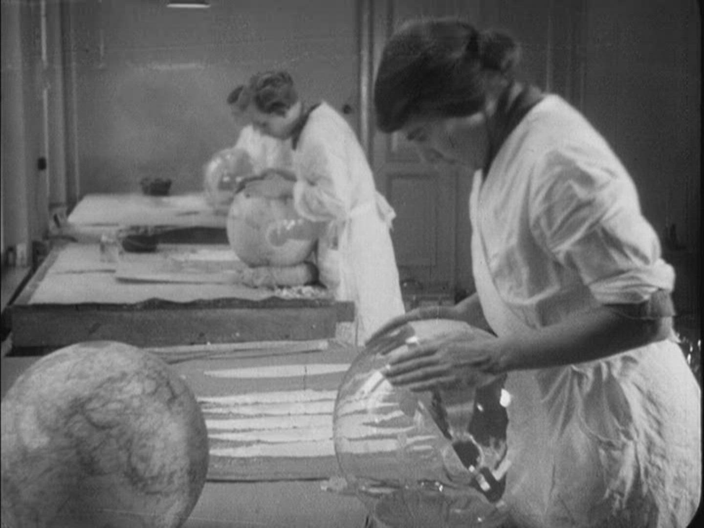 894402200 / Manufacturing / Globe / 1930-1939