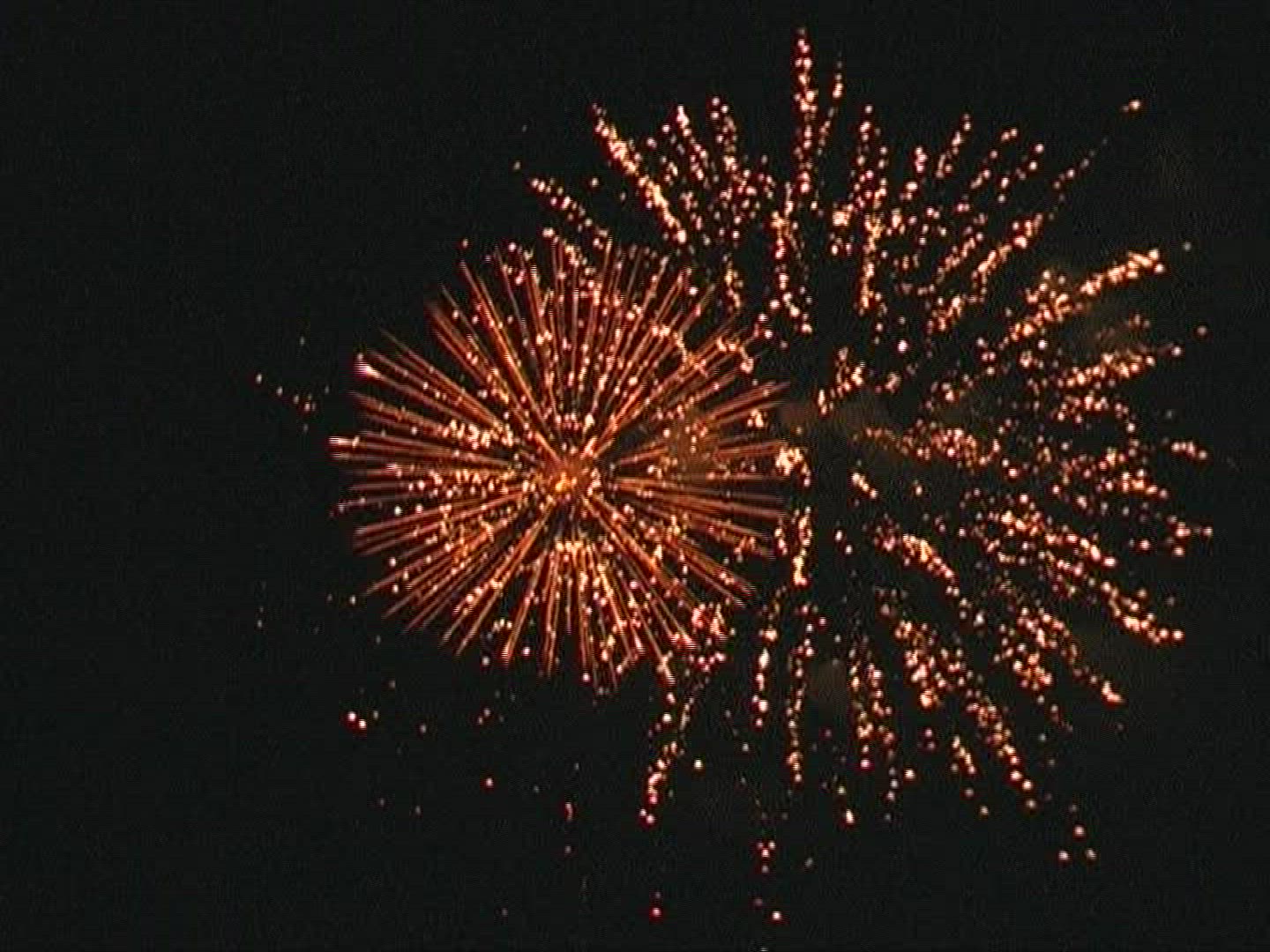 573081059 / Fireworks / Pyrotechnics