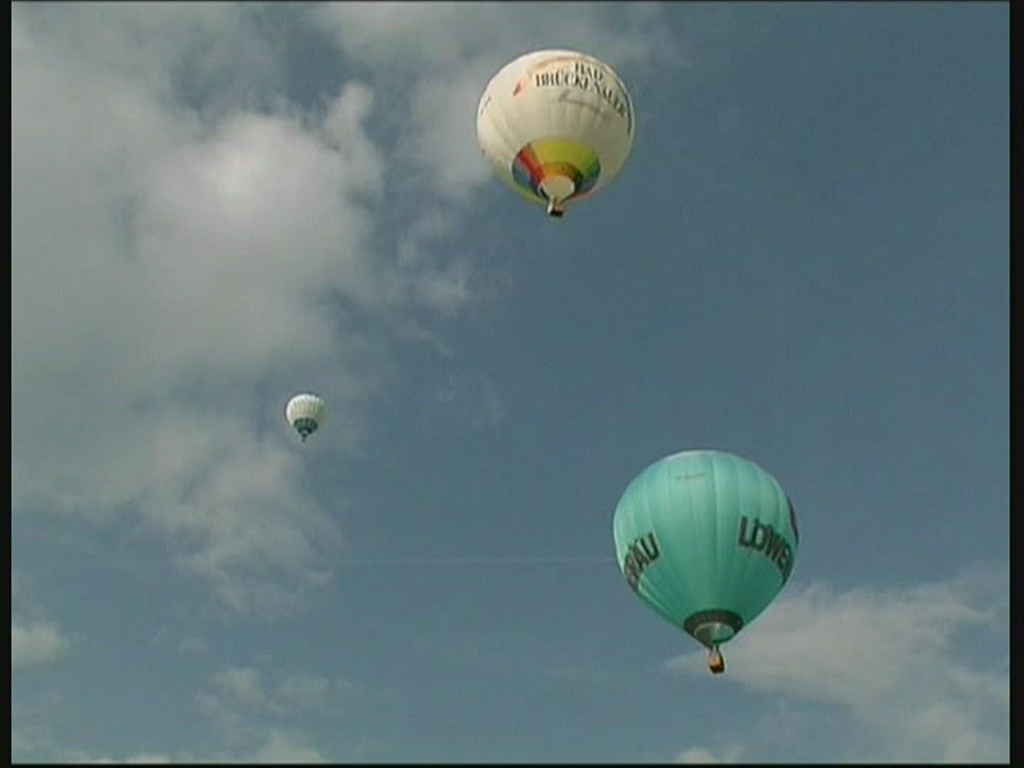 730619420 / Hot Air Balloon / Hessen / Germany