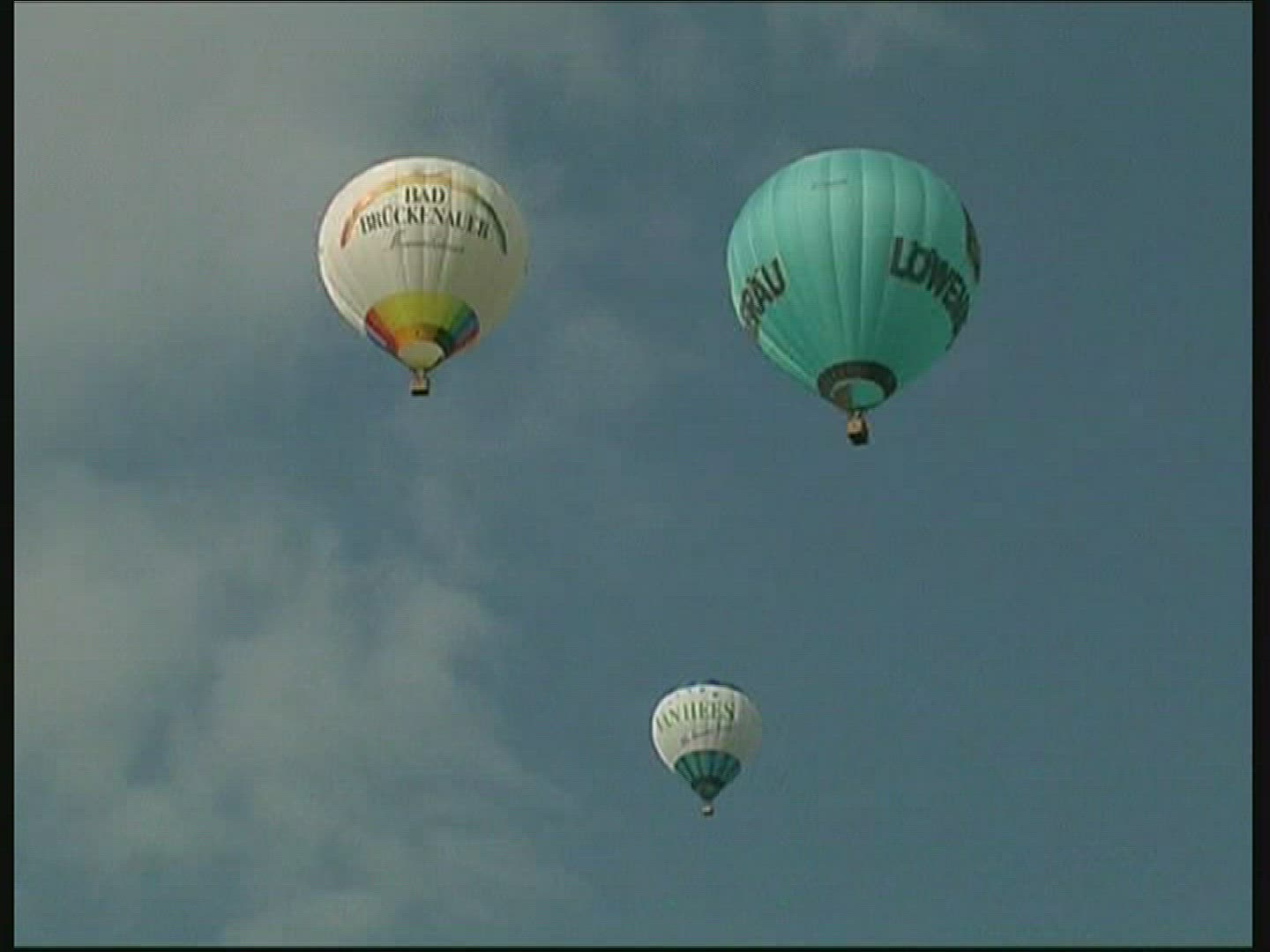 236692363 / Hot Air Balloon / Hessen / Germany