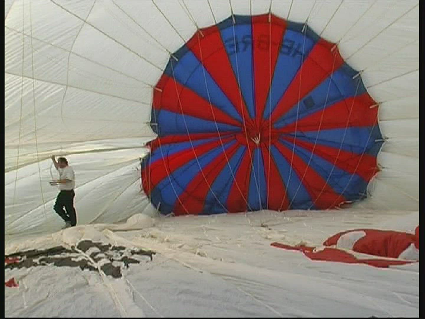 178486668 / Hot Air Balloon / Hessen / Germany