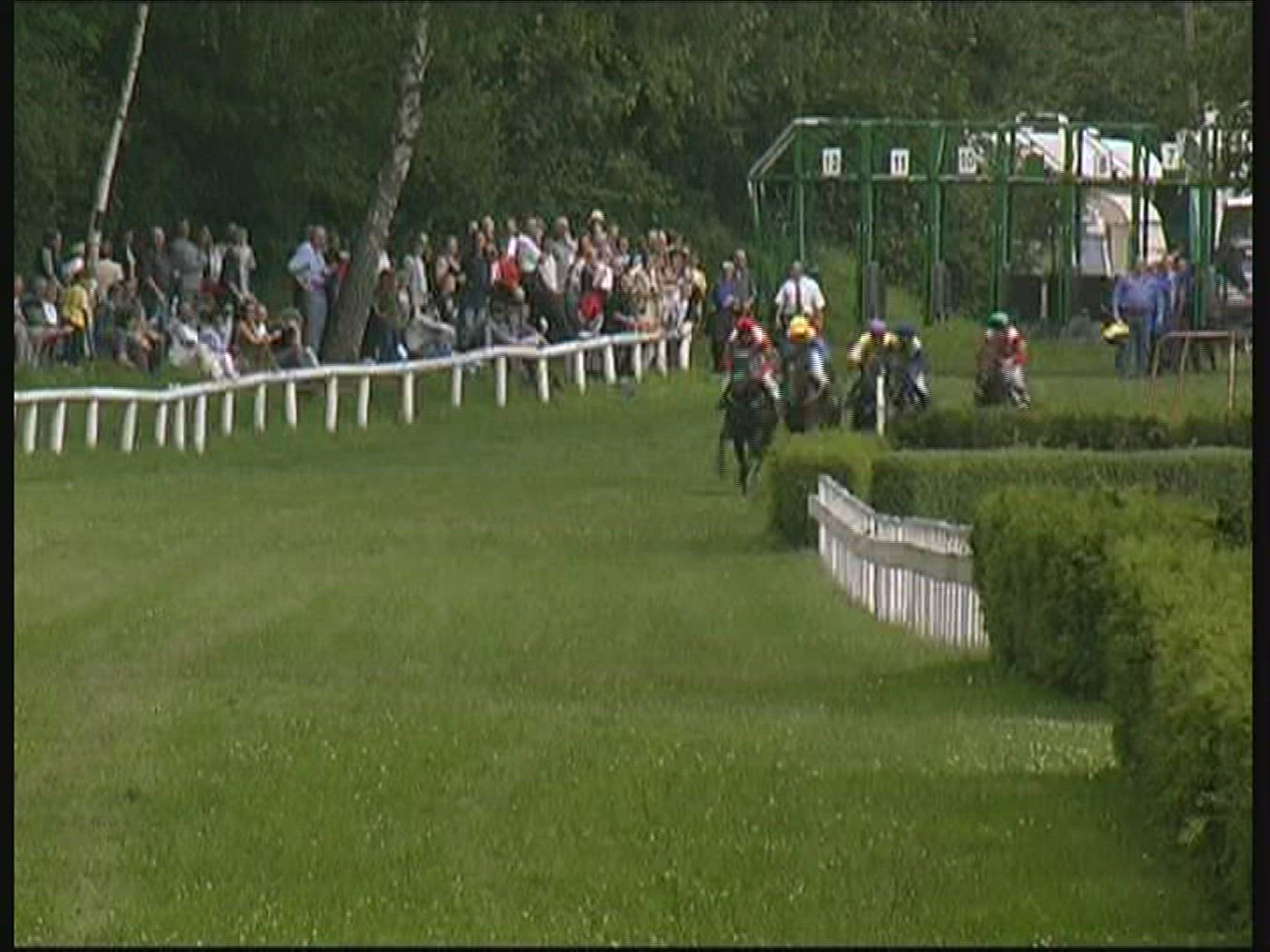 493188720 / Galopp Horse Racing / Hessen / Germany