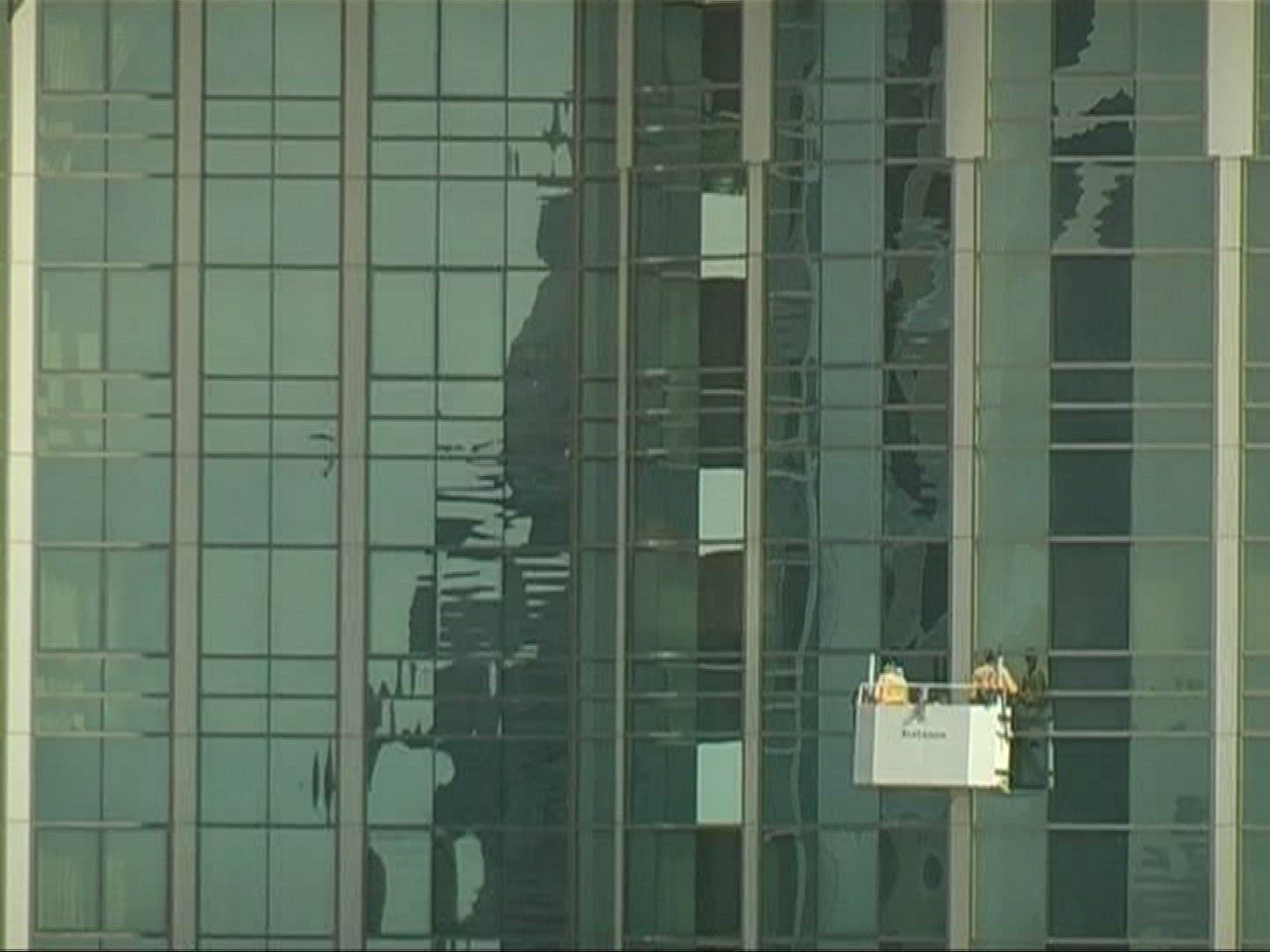 607157426 / Window Cleaner / Dubai / United Arab Emirates