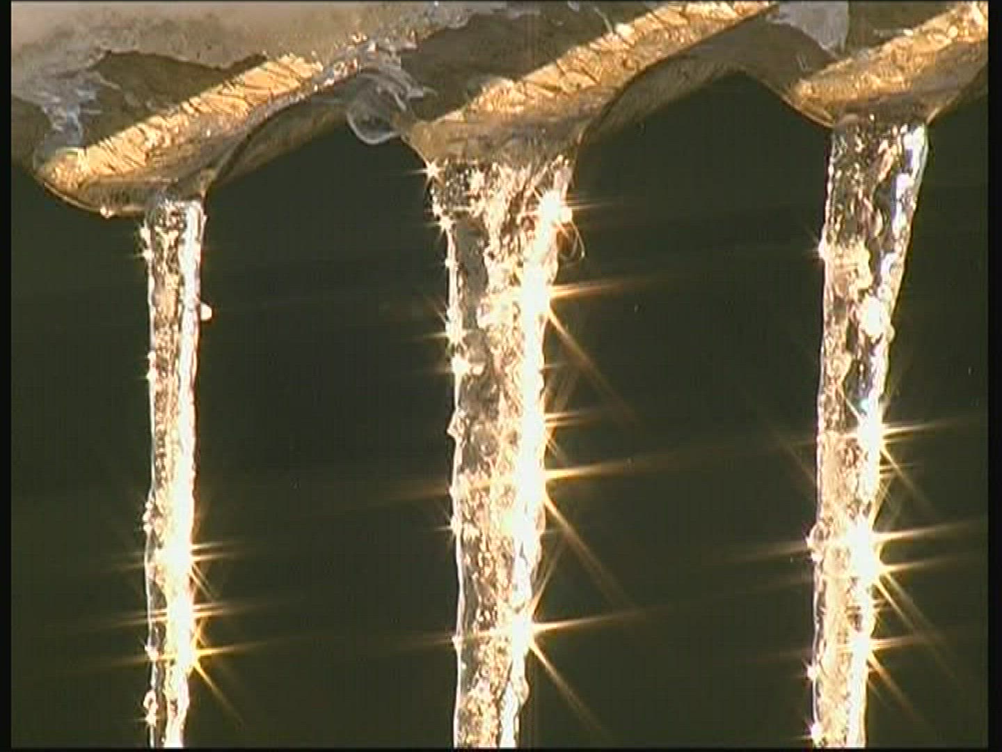 395438193 / Icicle / Twinkling / Germany