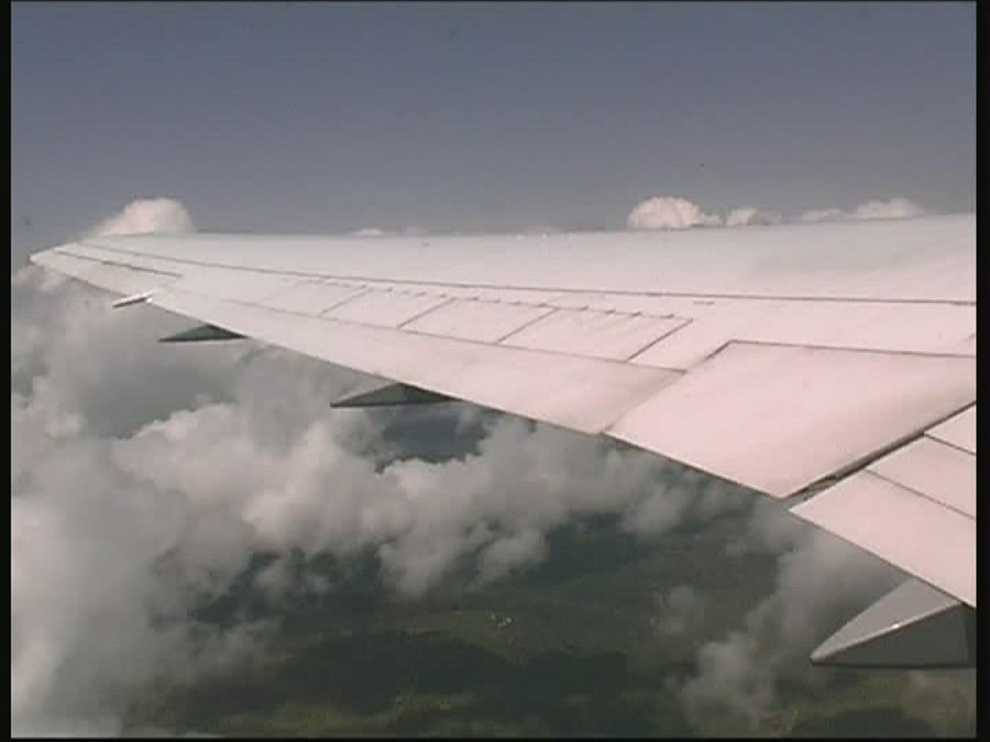 958056751 / Aeroplane / Aerofoil / Cloud