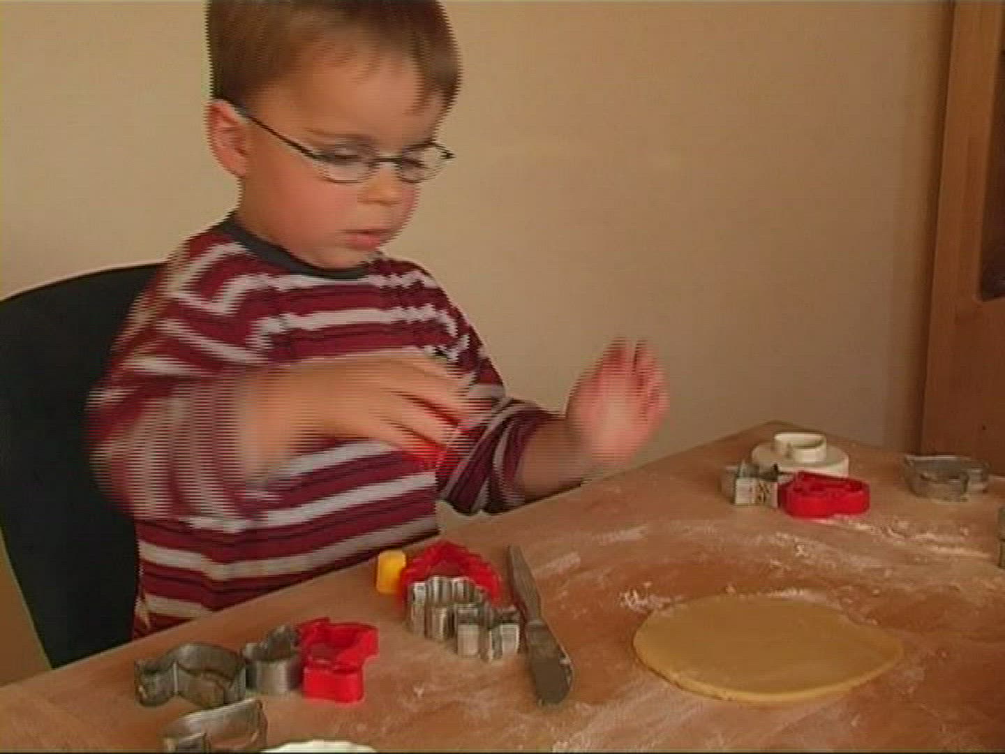 898571080 / Child / Boy / Baking