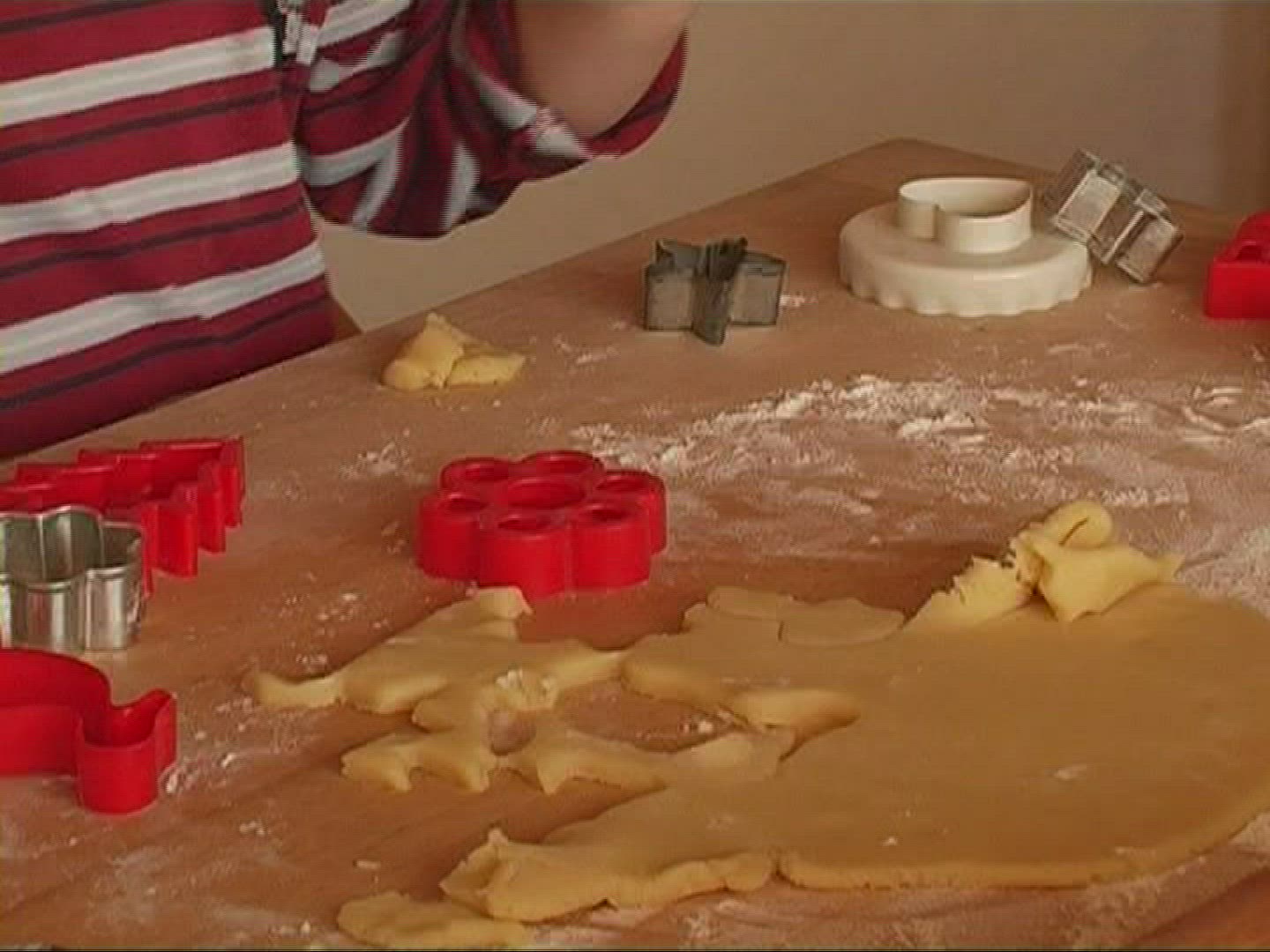 663356559 / Child / Boy / Baking