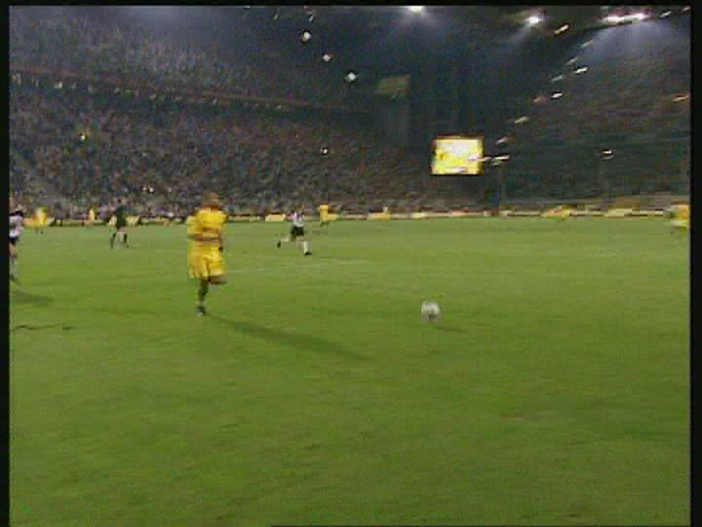 723776594 / Move / Borussia Dortmund-FC Shaktar Donetsk