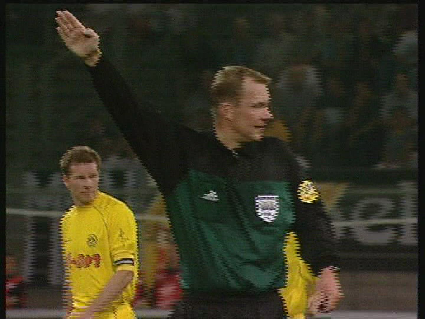 993980482 / Referee / Borussia Dortmund-FC Shaktar Donetsk