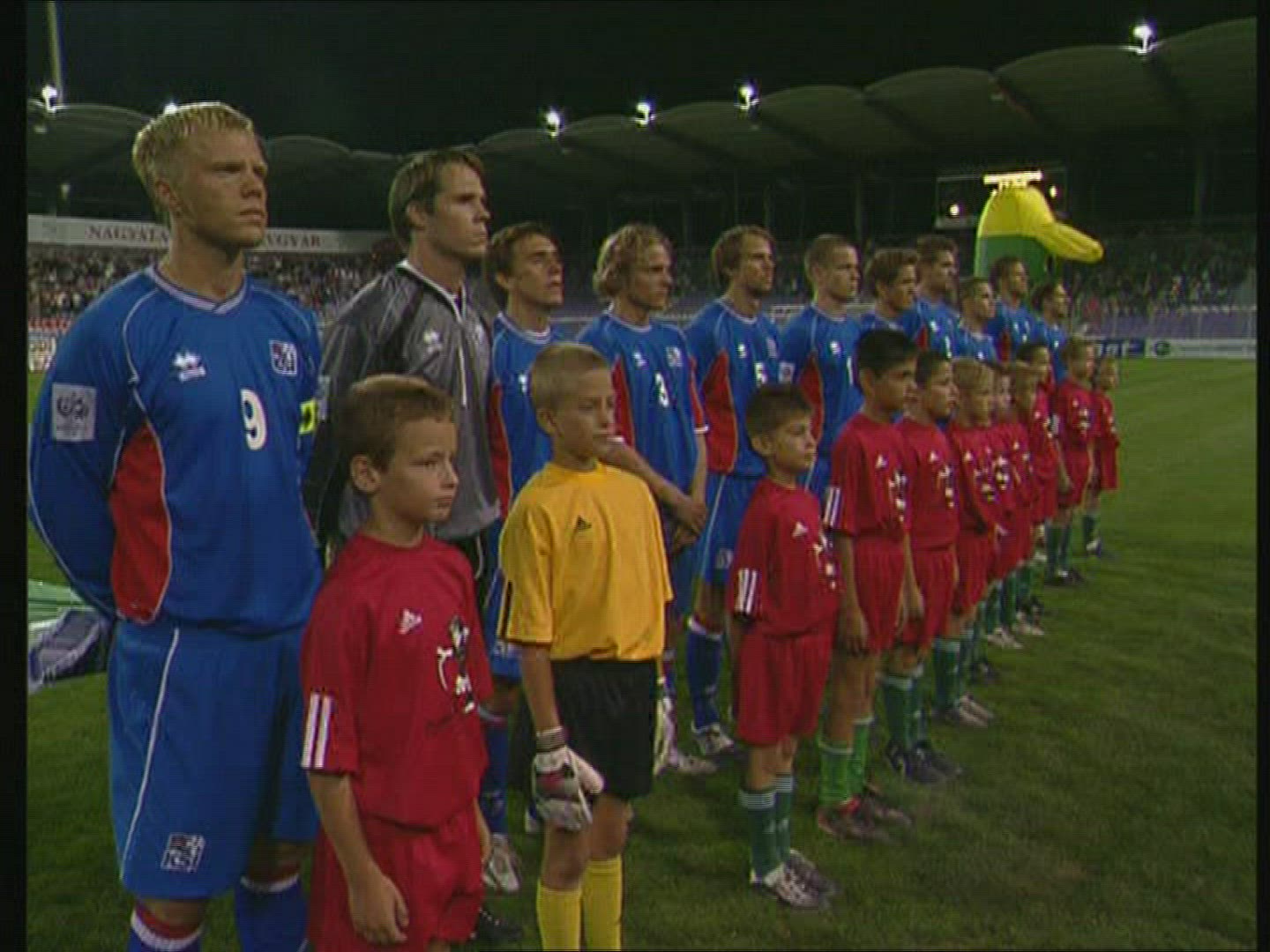 761056871 / World Cup Qualification 2006 / Football Player / Hungary-Iceland