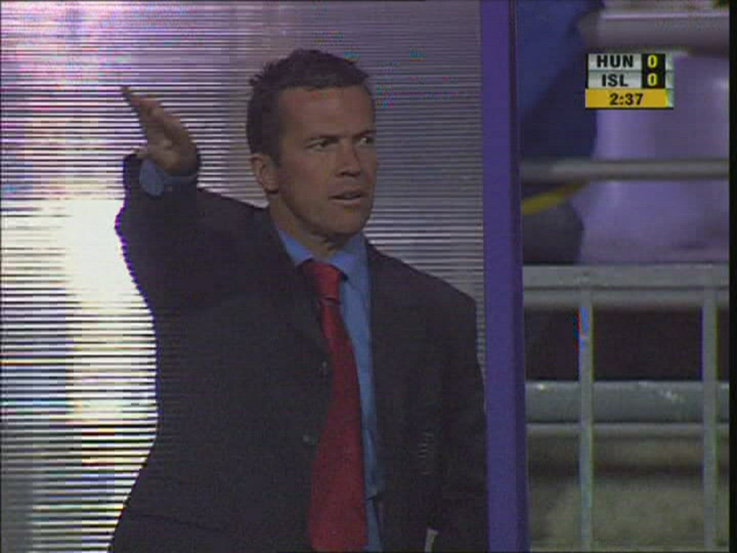 143428489 / World Cup Qualification 2006 / Coach / Football / Hungary-Iceland