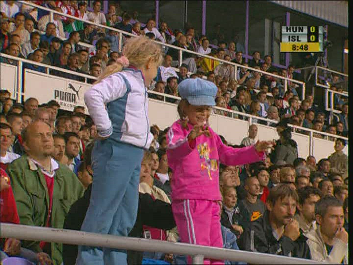 791478480 / World Cup Qualification 2006 / Audience / Football / Hungary-Iceland