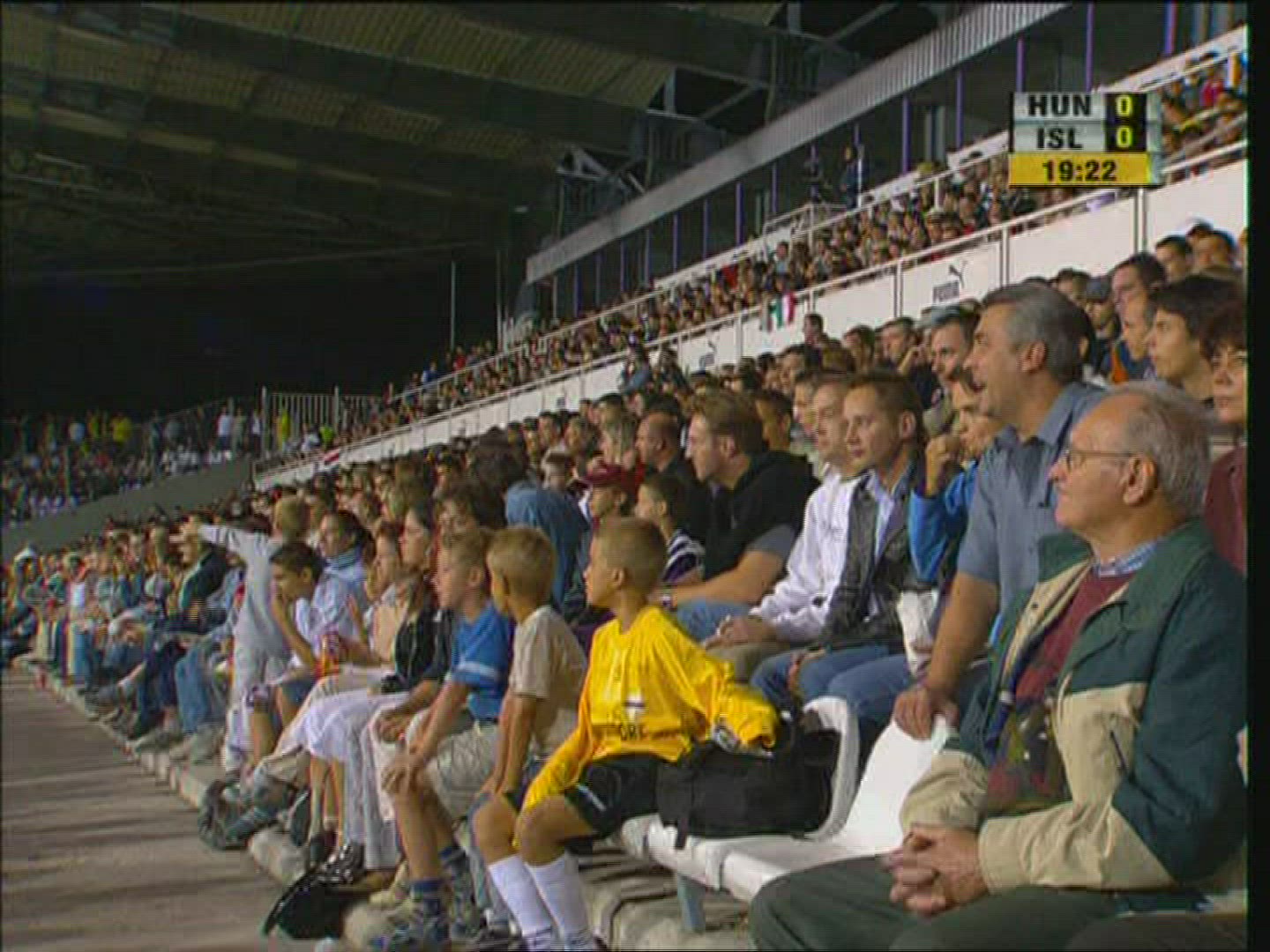 550658262 / World Cup Qualification 2006 / Audience / Football / Hungary-Iceland