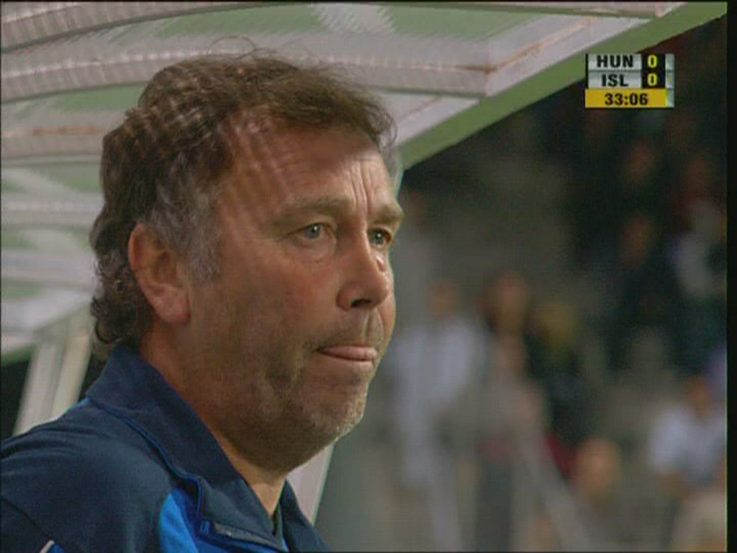 535827826 / World Cup Qualification 2006 / Coach / Football / Hungary-Iceland