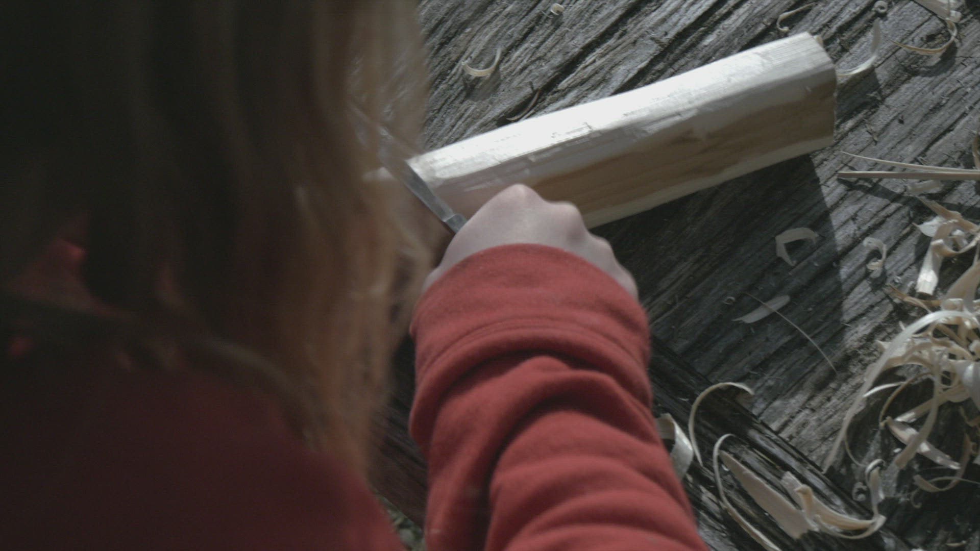 479616923 / Girl / Carving
