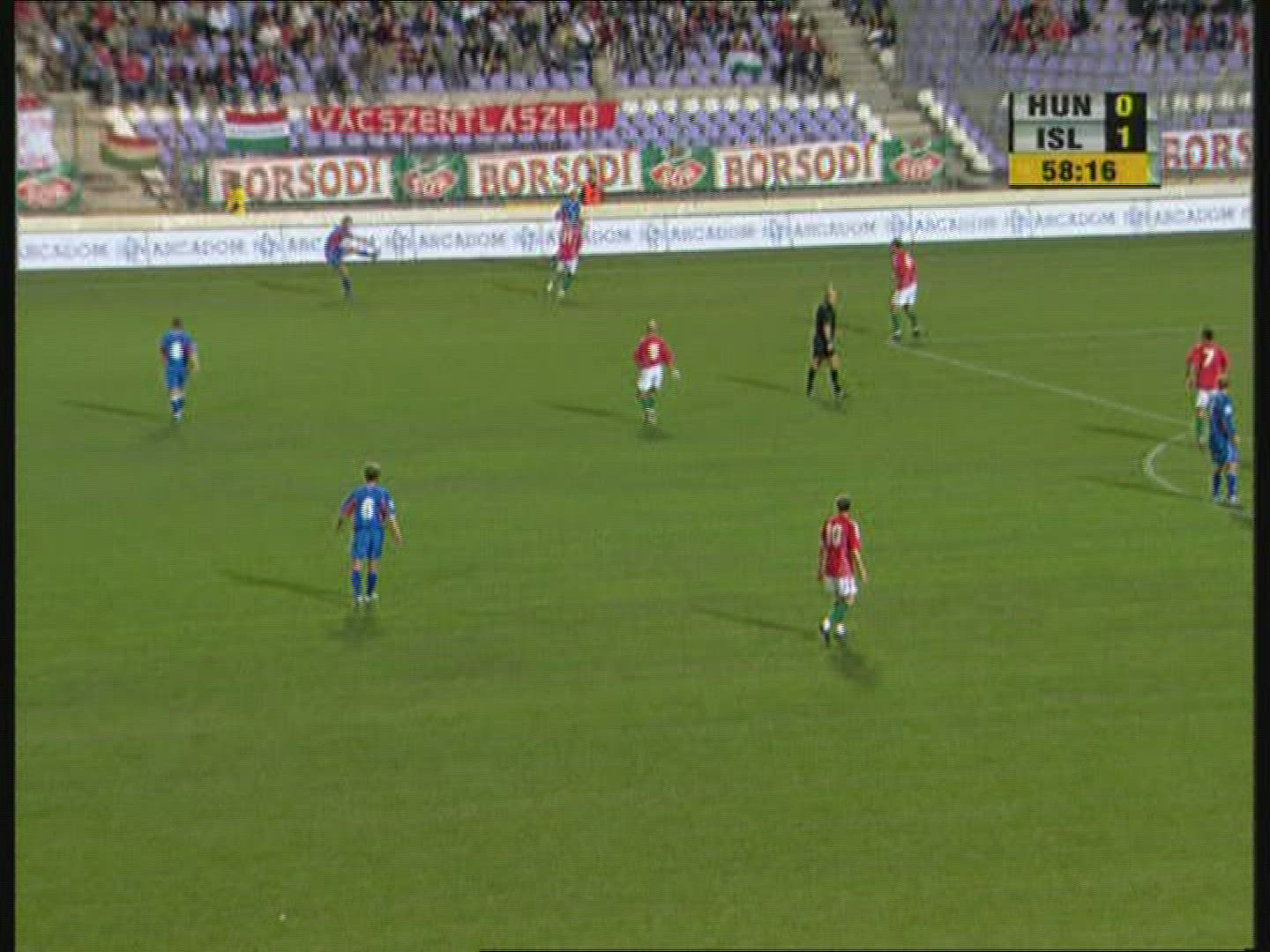 813525207 / World Cup Qualification 2006 / Football / Move / Hungary-Iceland