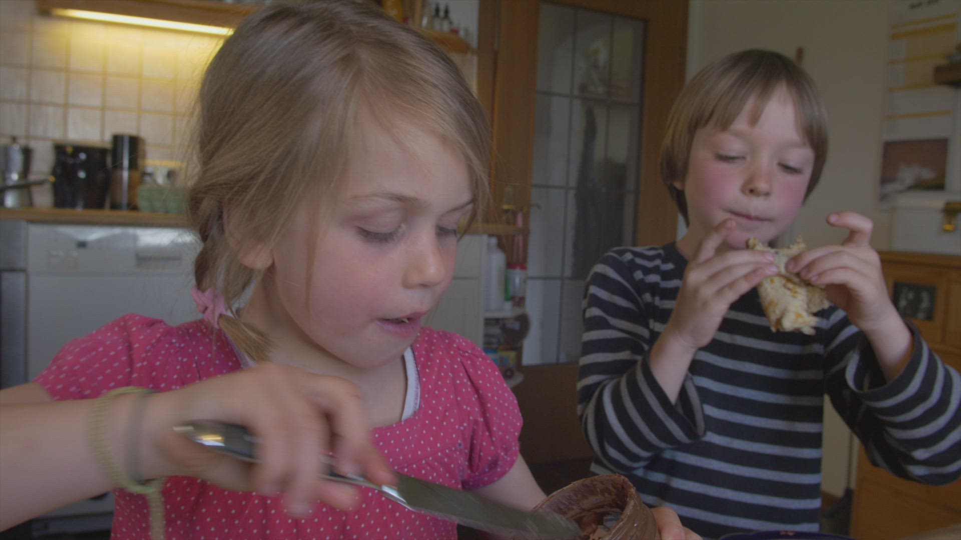 342493430 / Child / Eating / Pancake