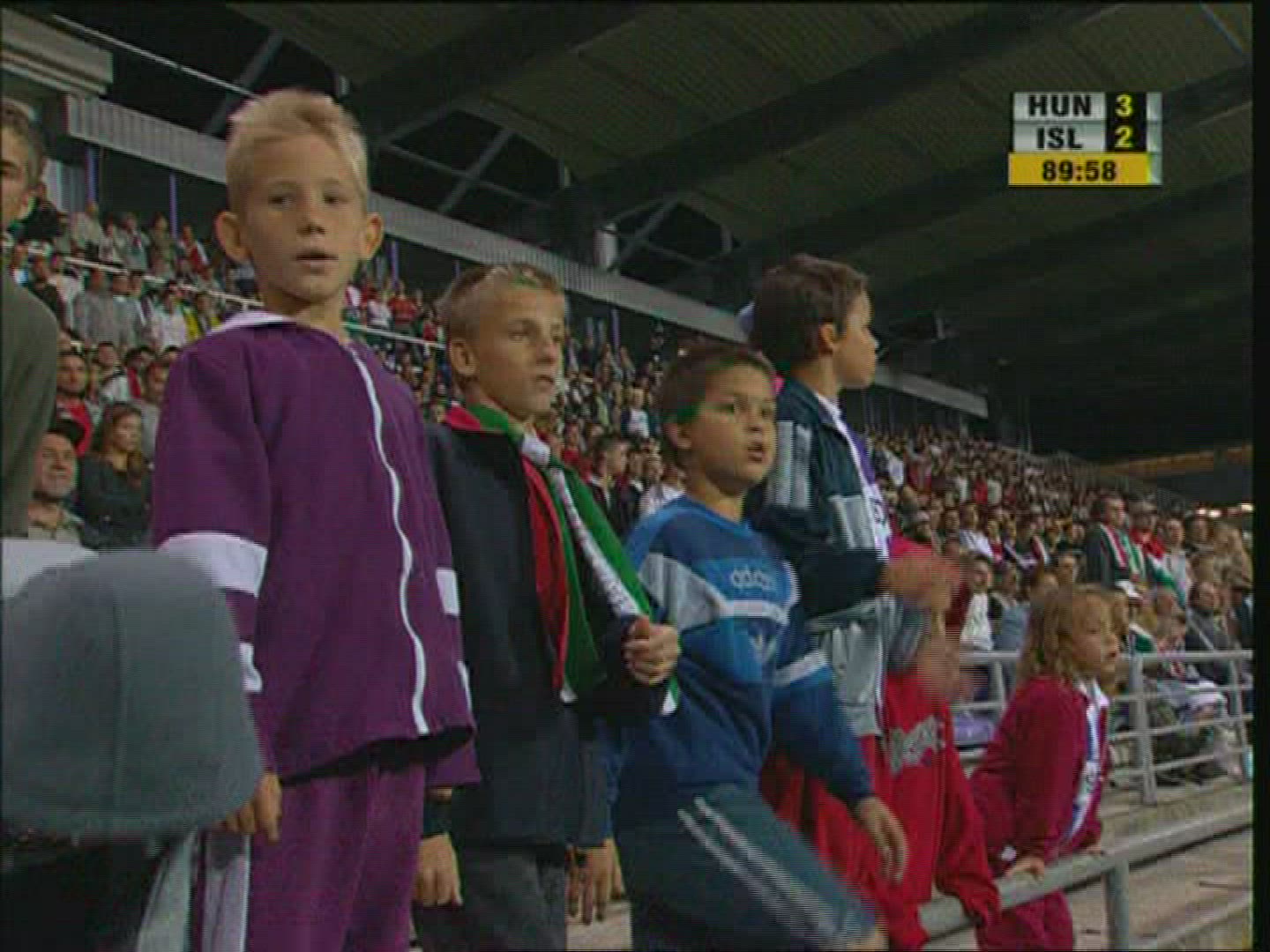 374742417 / World Cup Qualification 2006 / Audience / Football / Hungary-Iceland