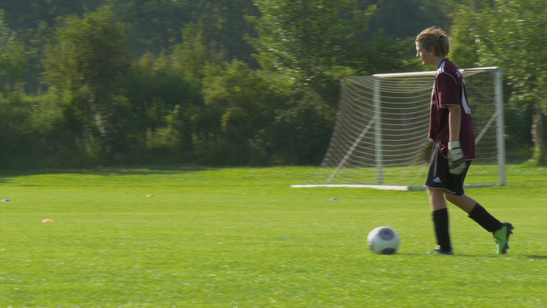 275595047 / Child / Football Match / Football Field / Germany