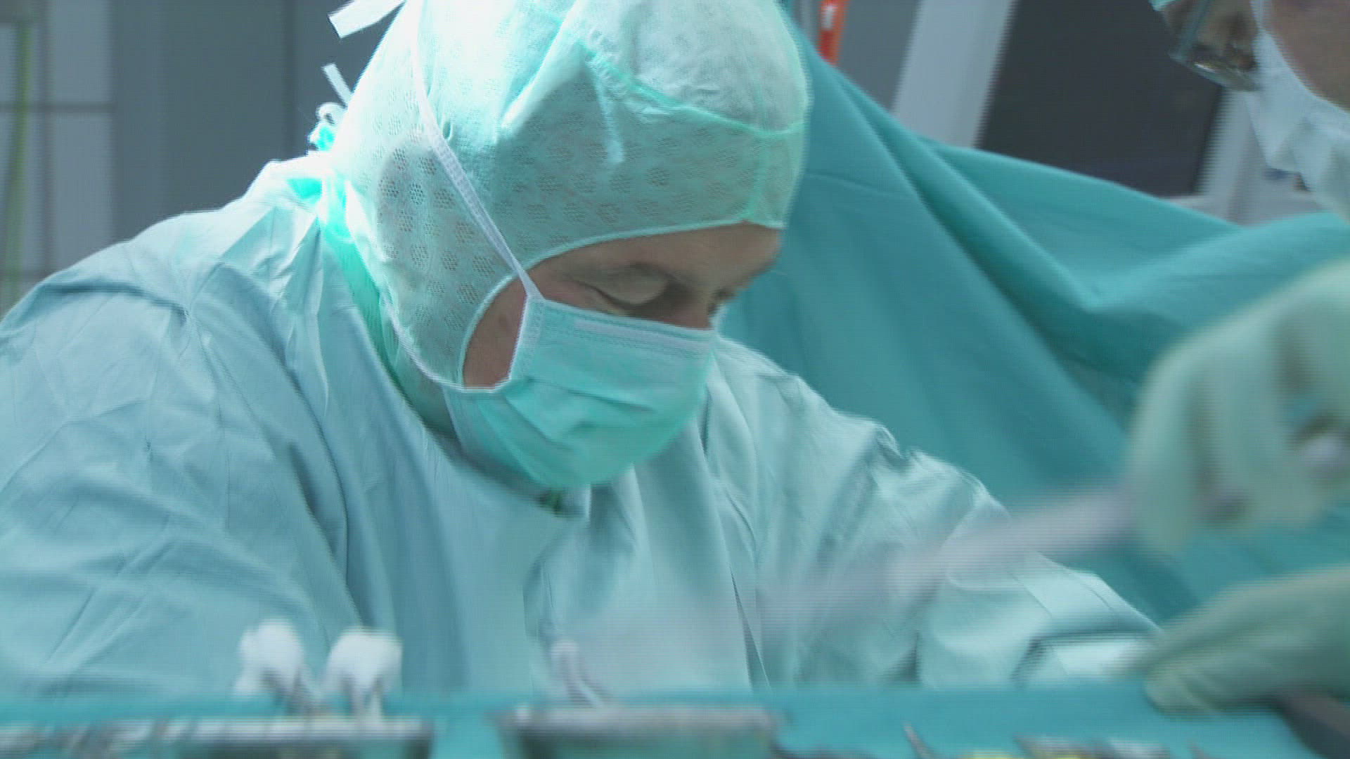 824741458 / Doctor / Operation / Hospital