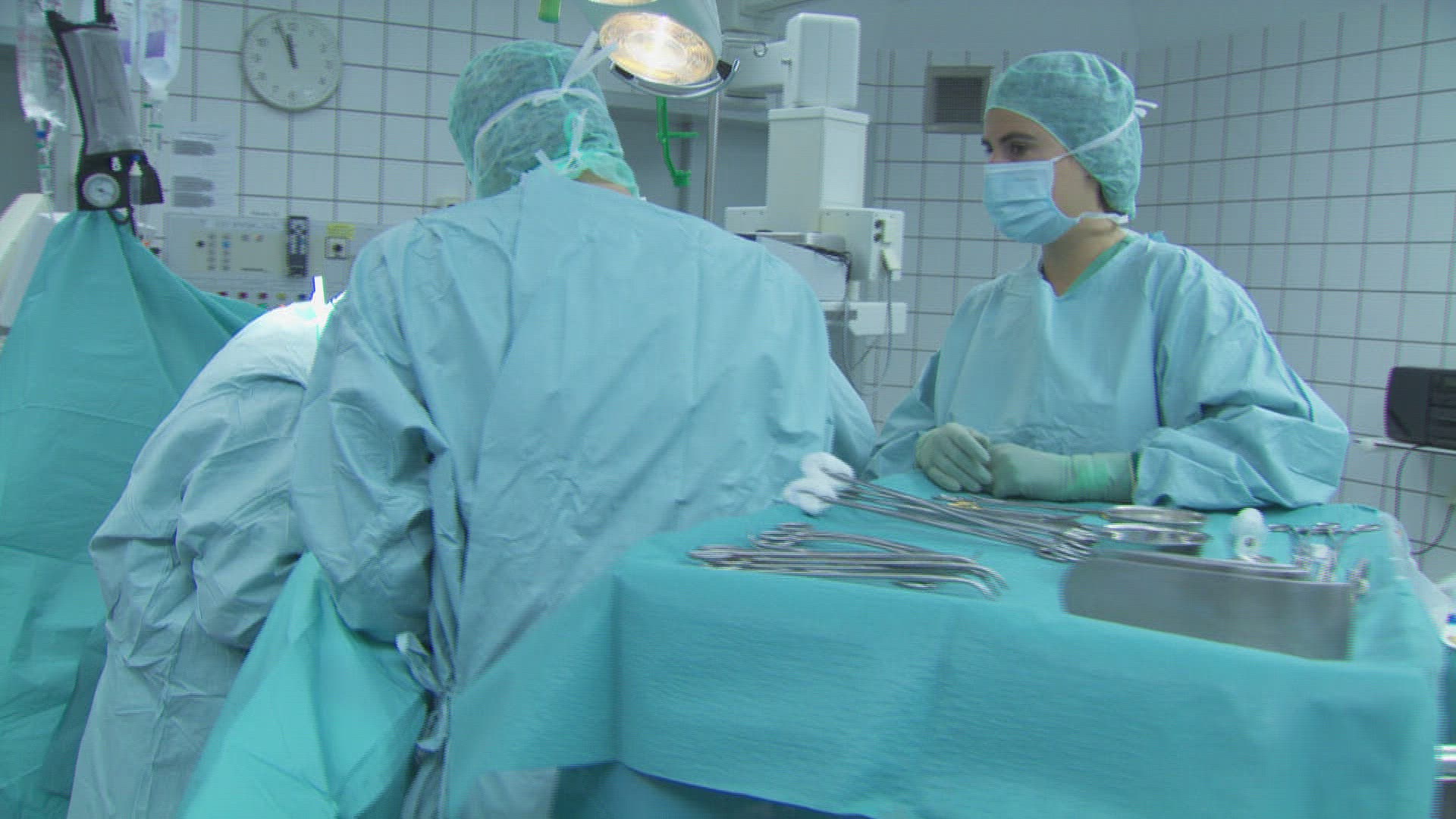 697416737 / Doctor / Operation / Hospital