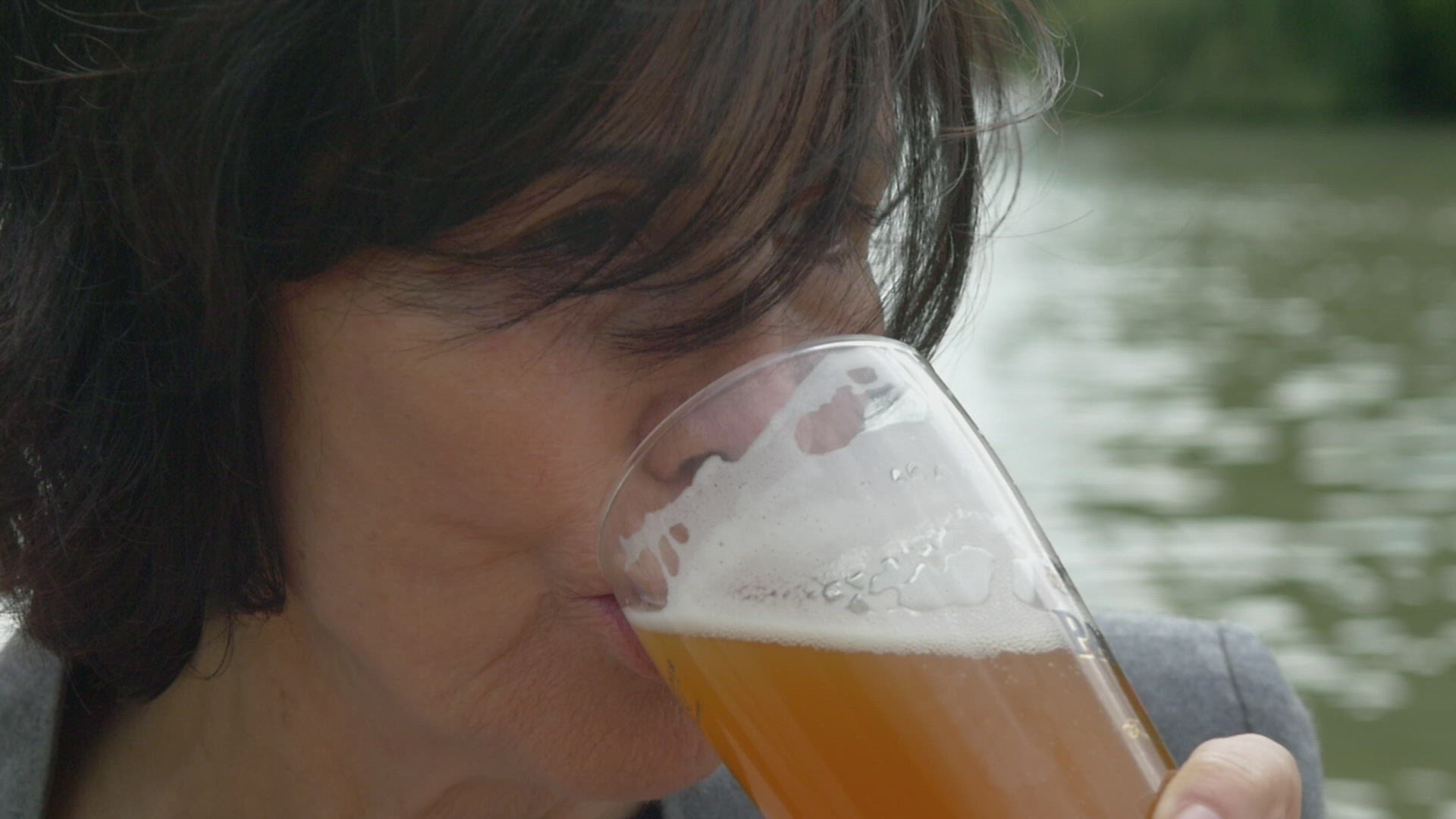 523820420 / Woman / Wheat Beer / Beer Garden / Bavaria / Germany