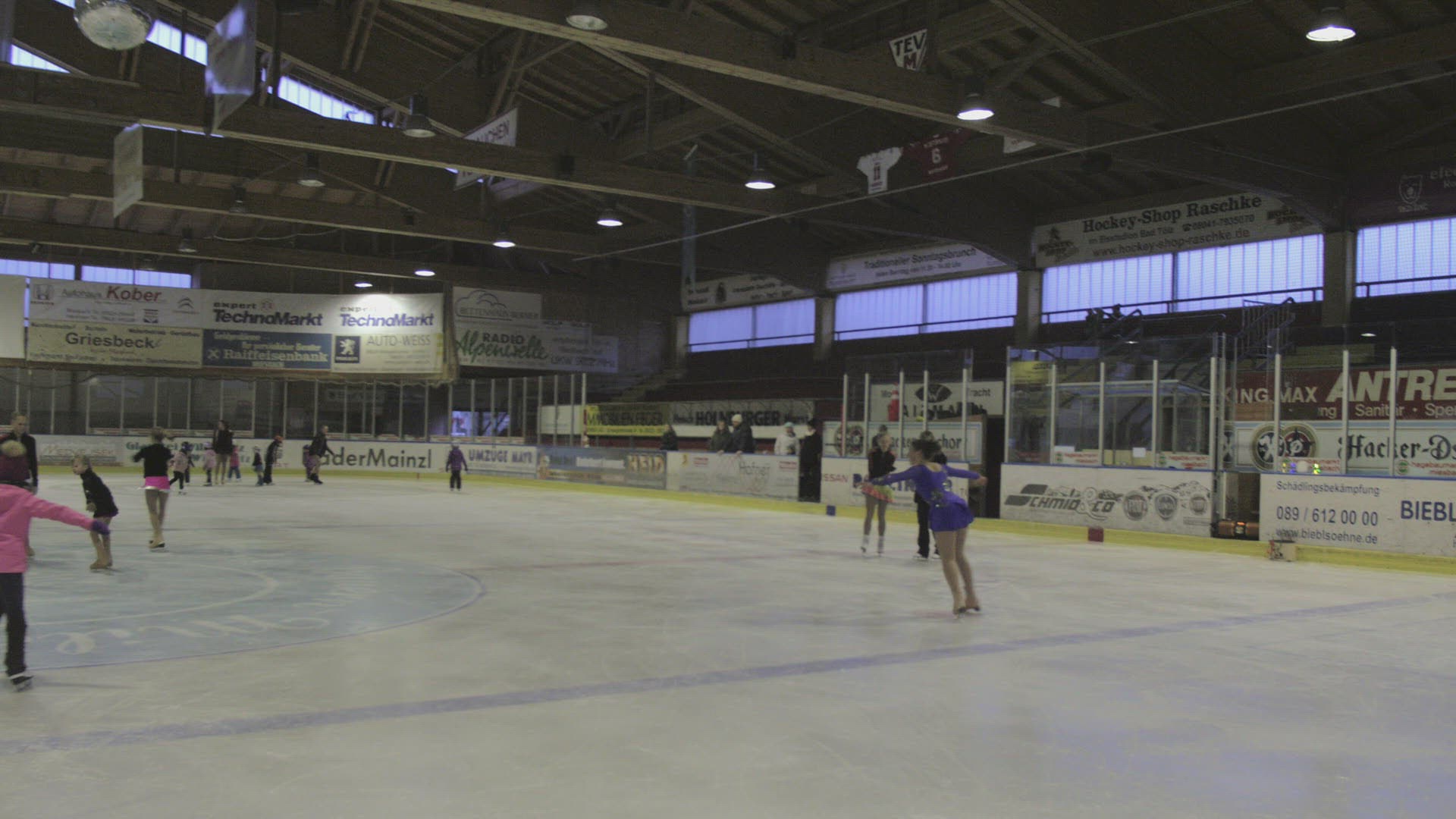 315213356 / Figure Skating / Training / Girl