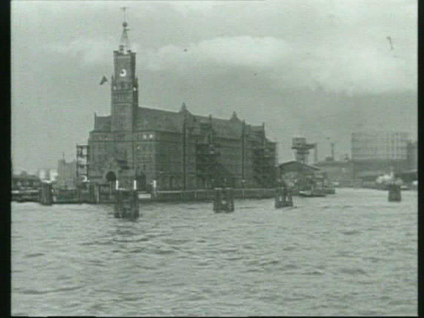 196512068 / Harbour Tour / Hamburg / Germany / 1939