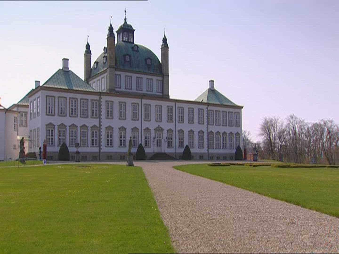 322503907 / Palace Garden / Fredensborg / Denmark