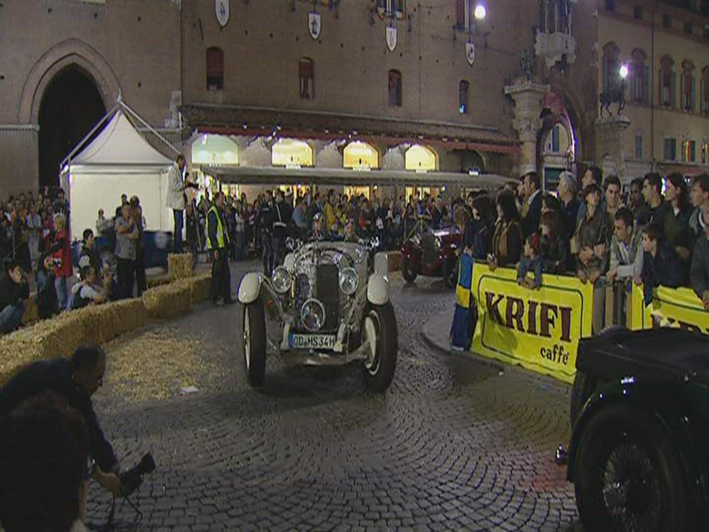 422307251 / Oldtimer Rally / Night / Ferrara / Italy 422307251 / Oldtimer Rally / Night / Ferrara / Italy