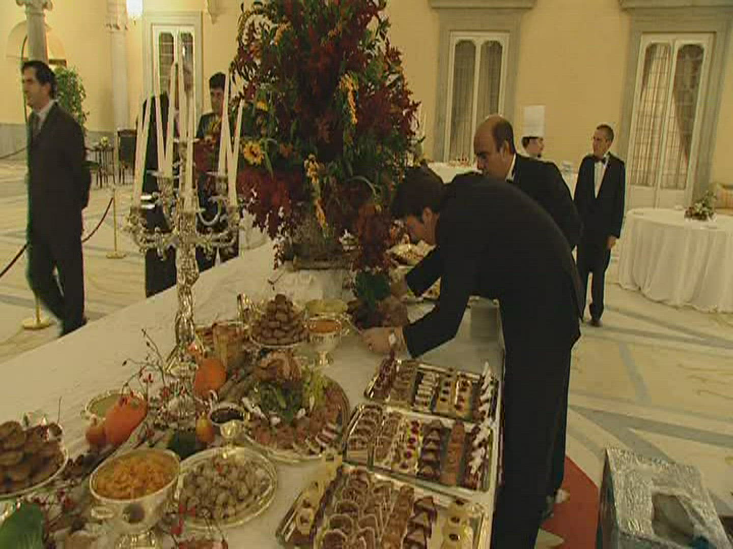 780680920 / Buffet / Preparing / El Pardo / Spain