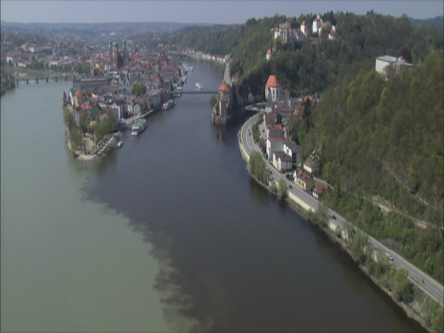 945816431 / City View / River / Passau / Germany