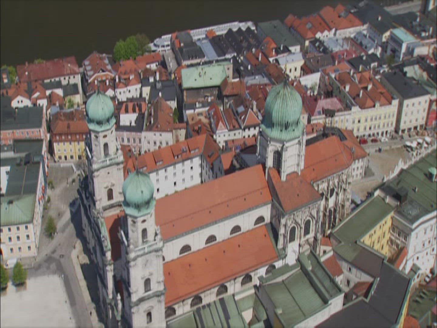 124220442 / City View / River / Passau / Germany