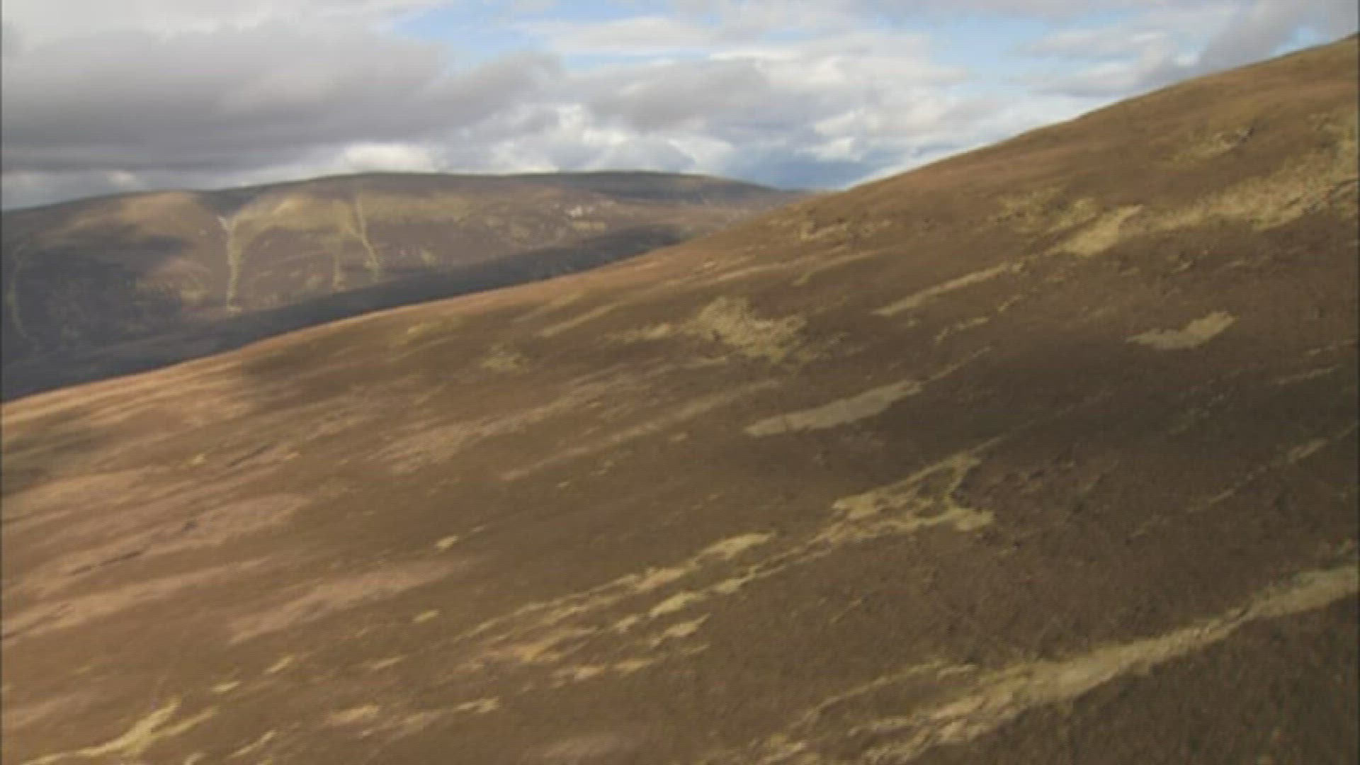 779898864 / Mountain Region / Scotland