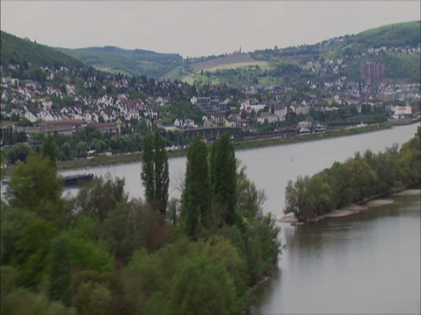 123237645 / River / Ship / Rhine / Germany