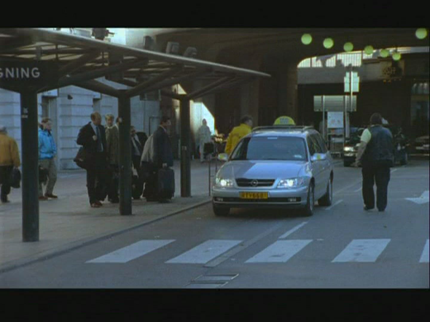 942273616 / Taxi Stand / Taxi / Sweden