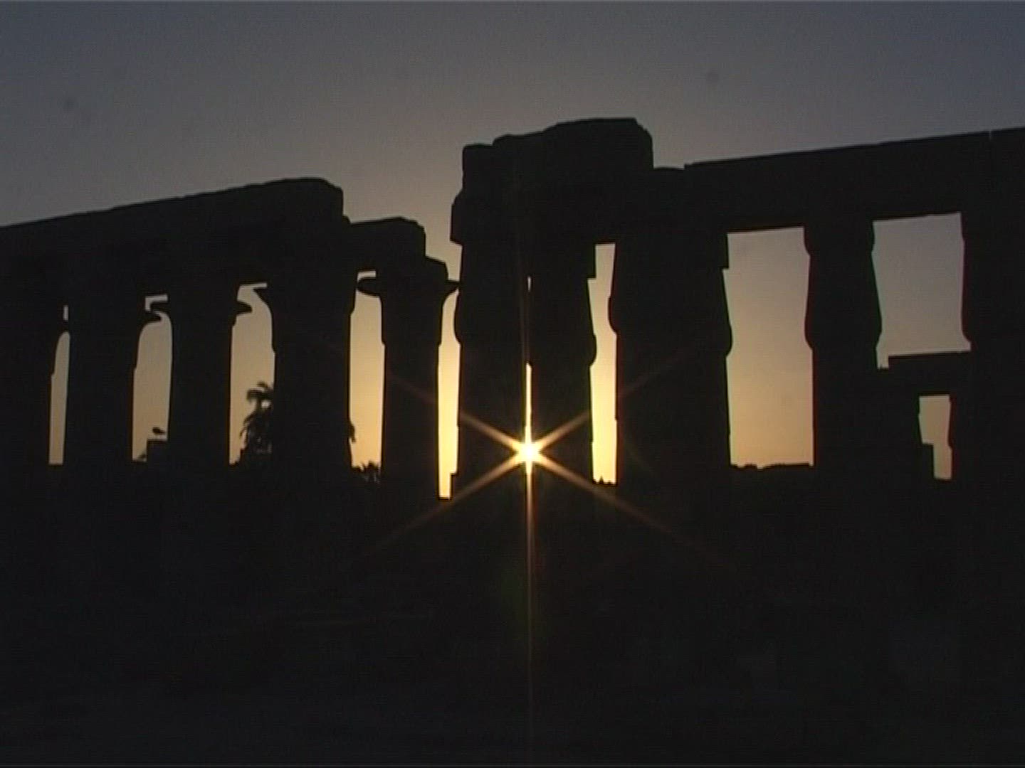 807424425 / Temple / Luxor / Egypt