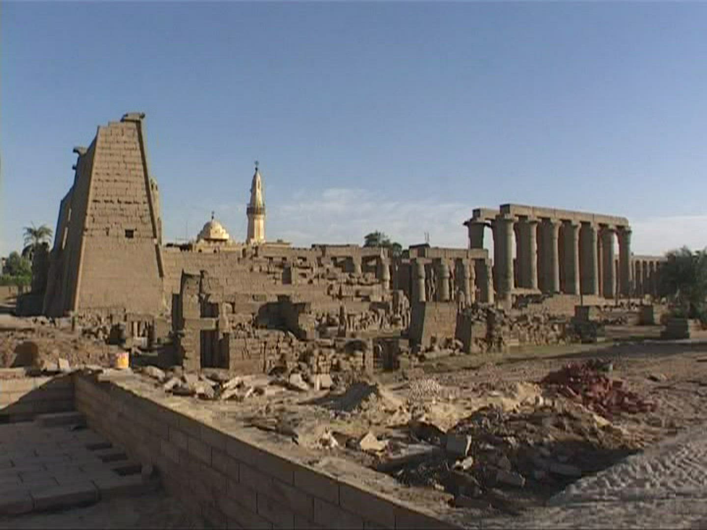 408977691 / Temple / Luxor / Egypt
